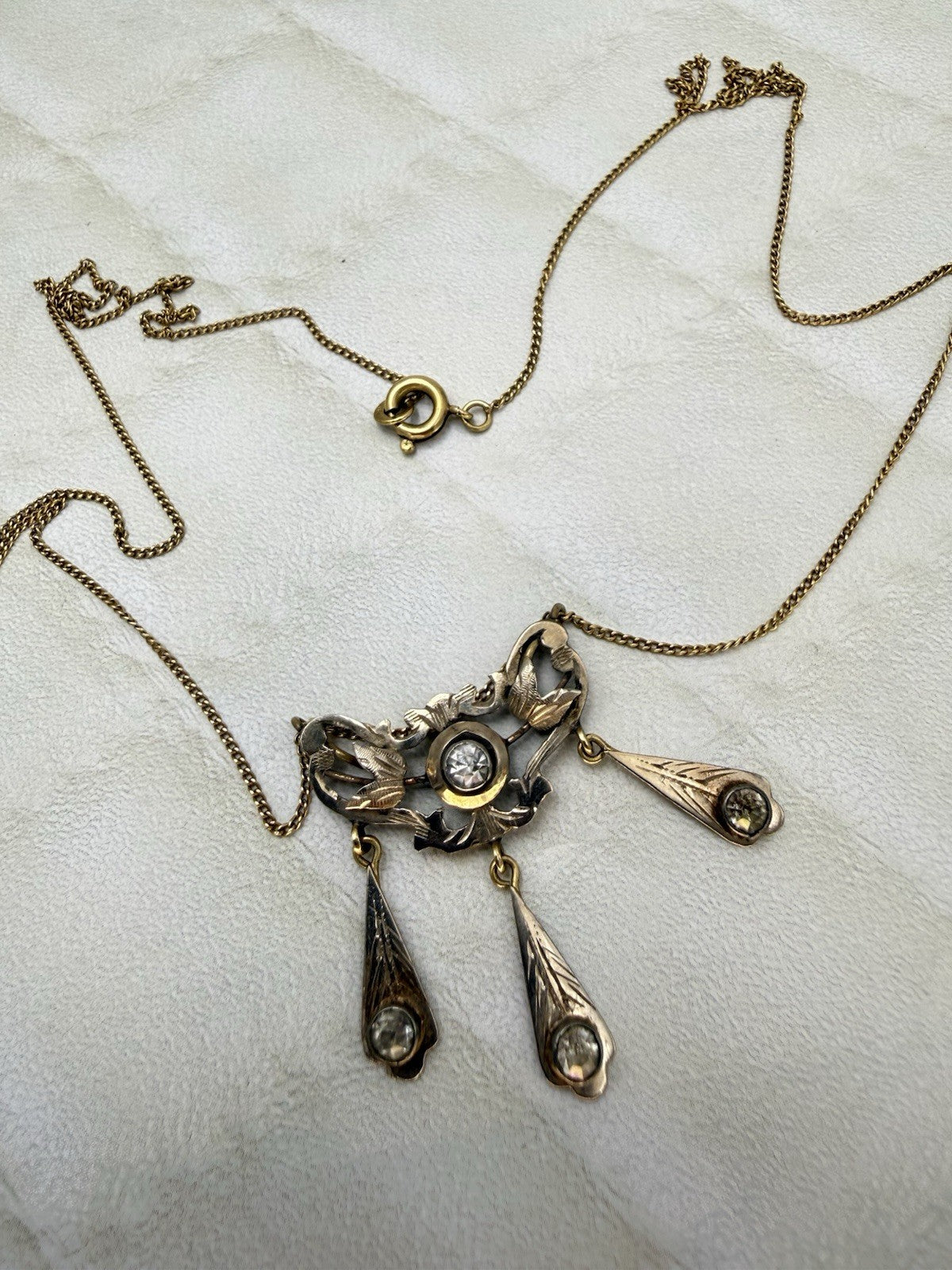 Collanina con pendente antico in oro bianco e giallo 12 kt, anni '20 – foto 3