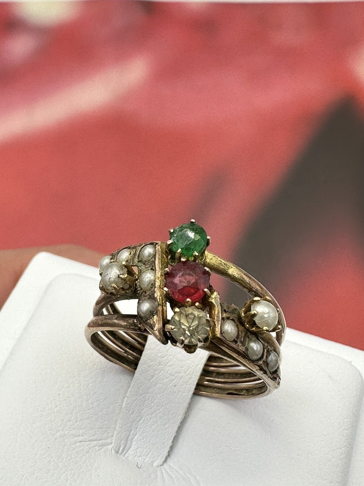 Anello borbonico in oro 6/7 kt con paste vitree e microperle, fine '800 – foto 10