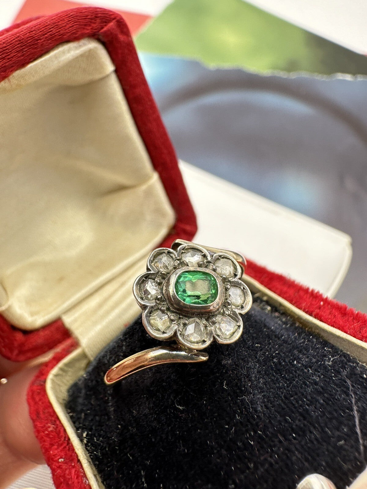Anello a contorno in oro 18 kt e argento con diamanti taglio rosa, anni '50 – foto 16