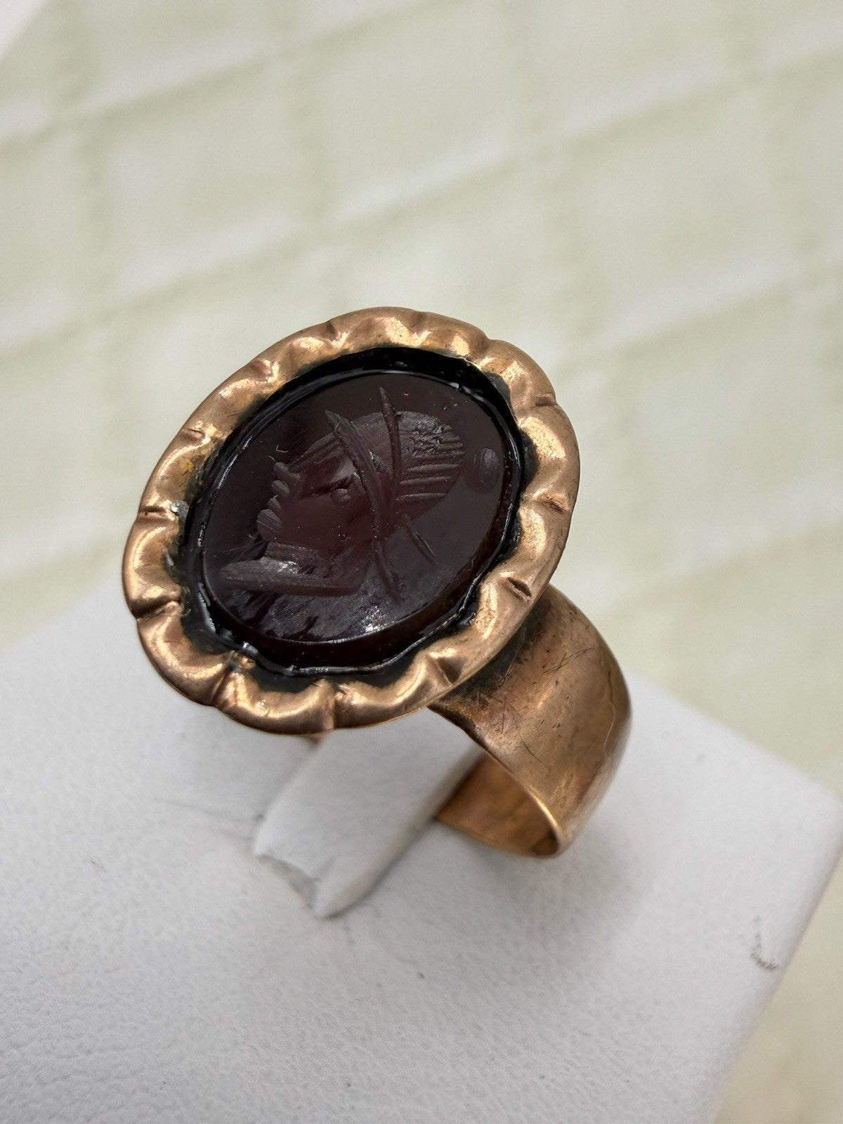 Anello borbonico in oro 6/7 kt con corniola incisa a guerriero, fine '800 – foto 12