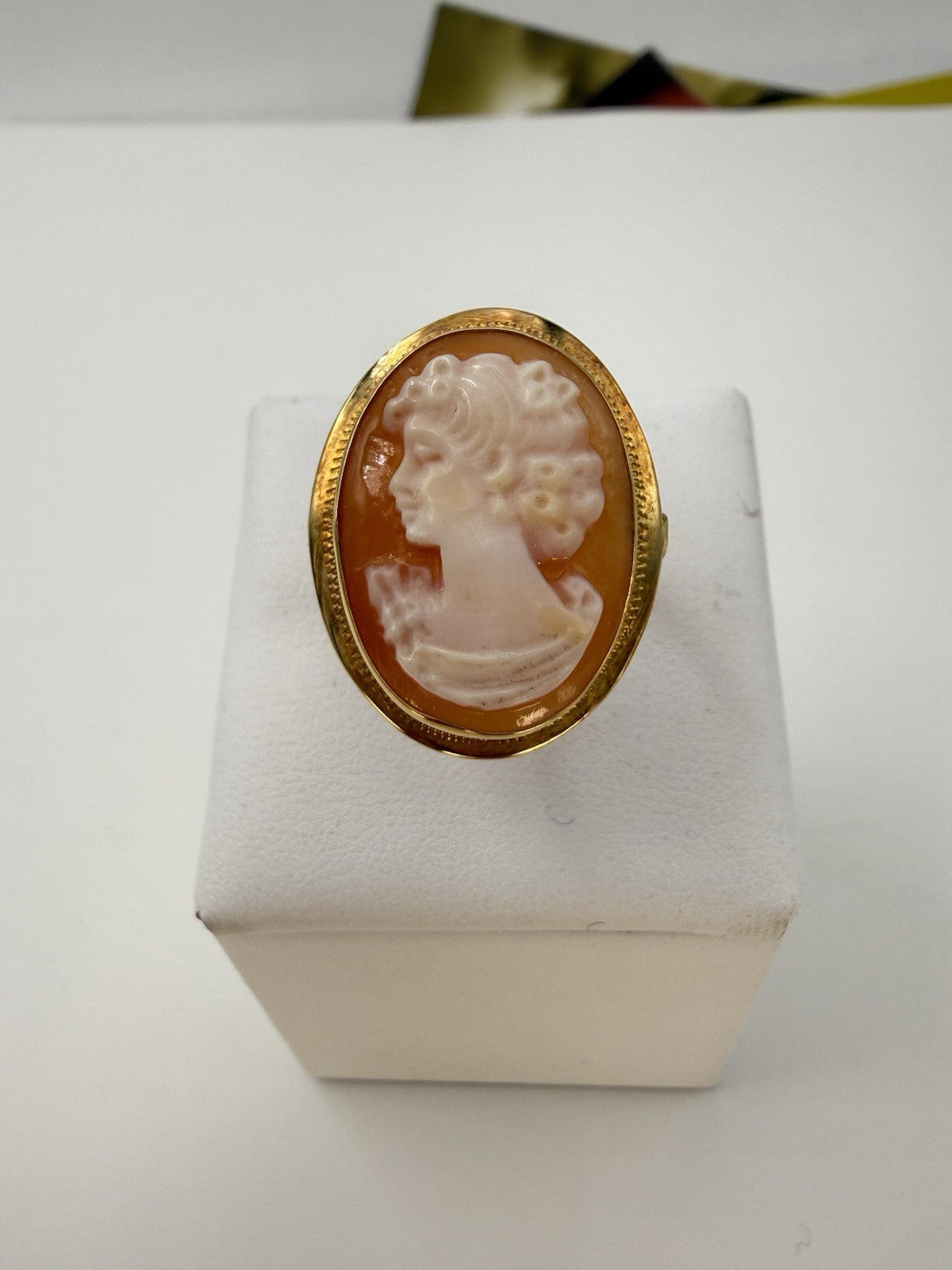 Anello con cammeo in conchiglia volto di donna, oro 18 kt – foto 10