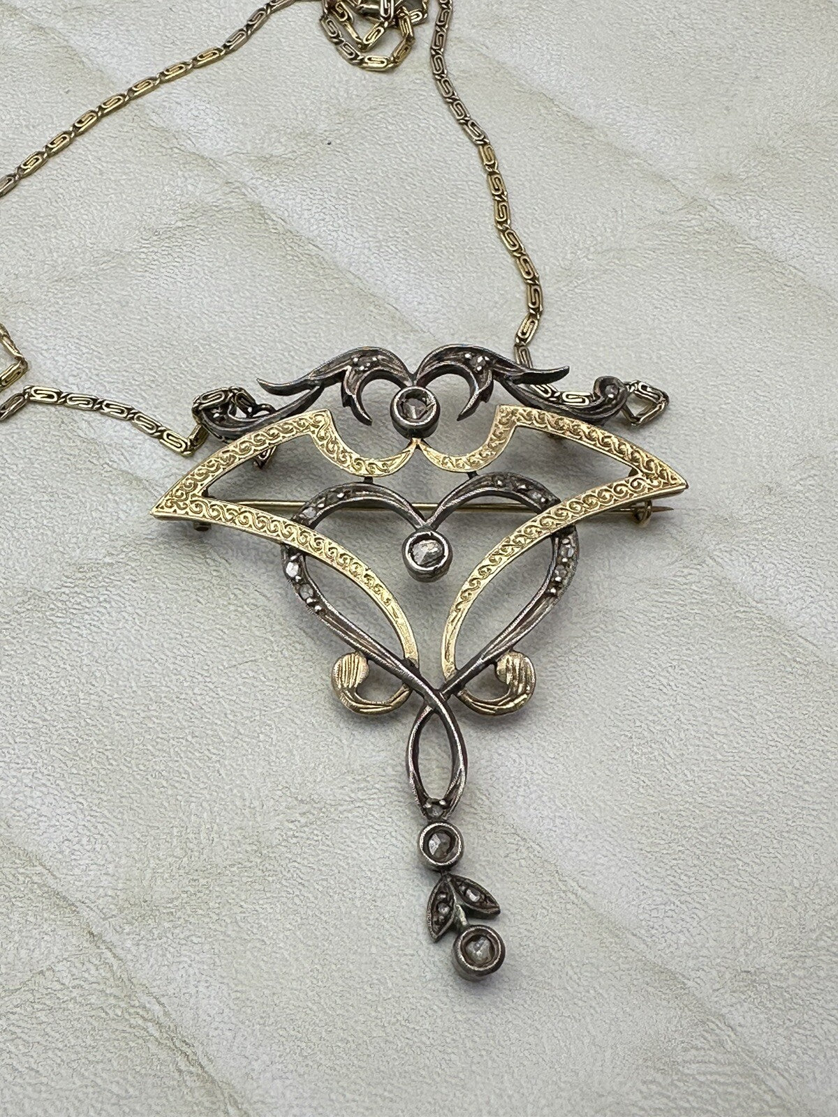 Collana con pendente-spilla antico in oro 12 kt, argento e diamanti, primi '900 – foto 16