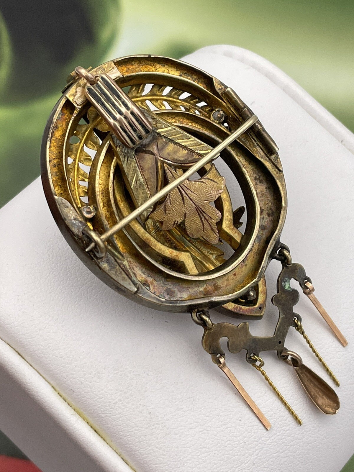 Collana antica in oro 6/7 kt con centrale-spilla inciso e perla, fine '800 – foto 12