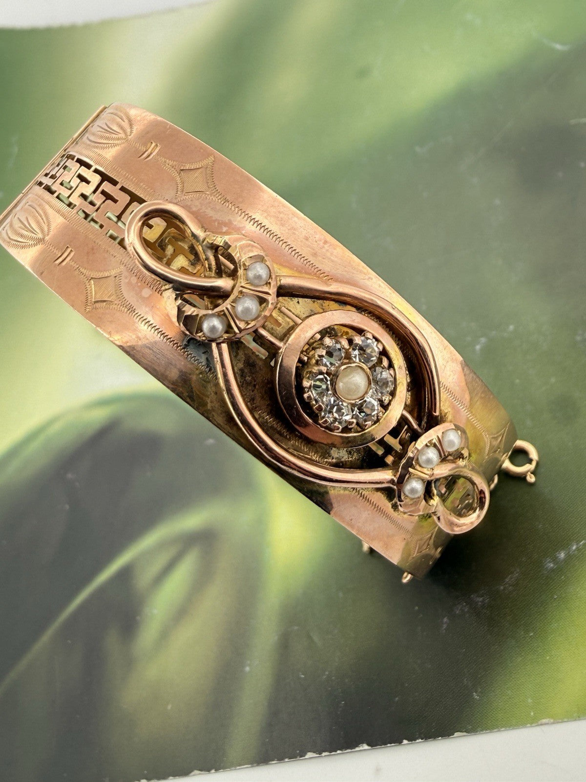 Bracciale a fascia antico in oro 6/7 kt con paste vitree e microperle – foto 12