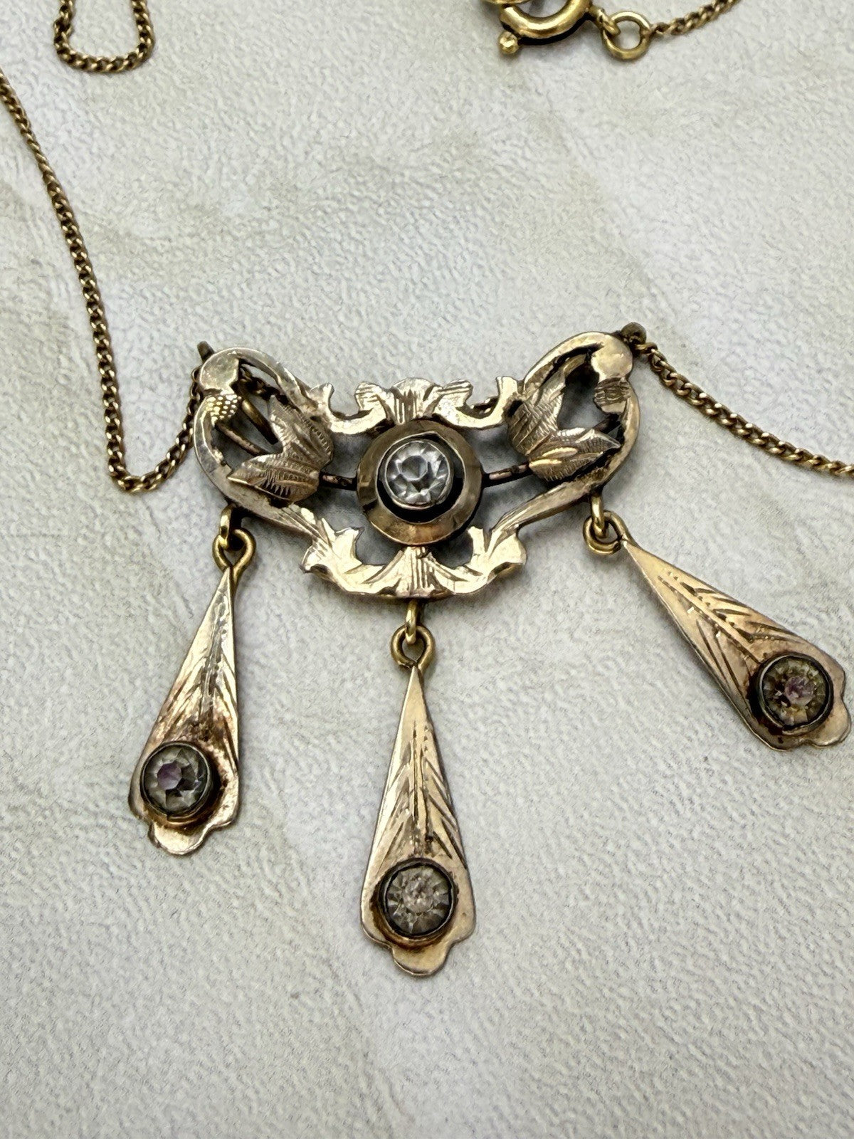 Collanina con pendente antico in oro bianco e giallo 12 kt, anni '20 – foto 6
