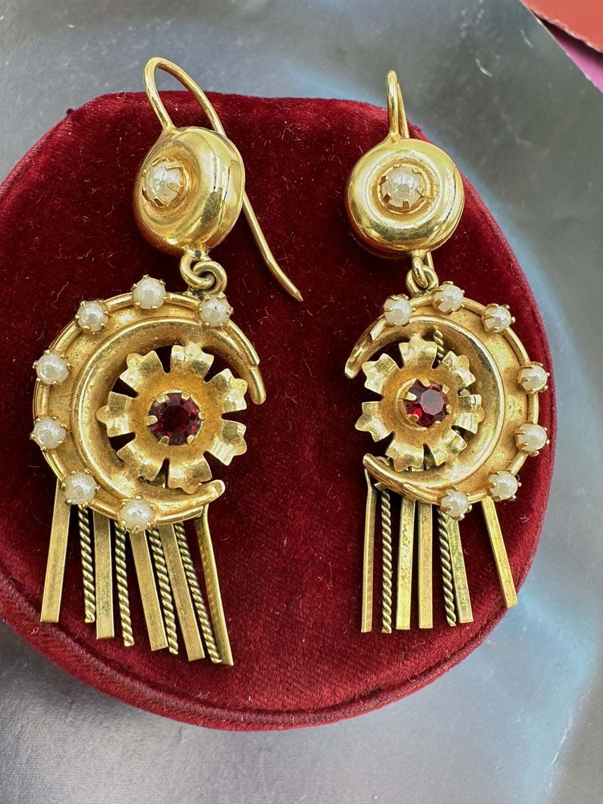 Orecchini pendenti vintage in oro 12 kt con paste vitree, anni '50–'60 – foto 7