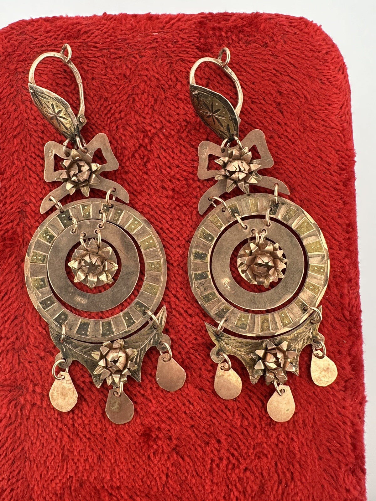 Orecchini borbonici a lamina d'oro 6/7 kt con fiocco floreale, '800 – foto 6