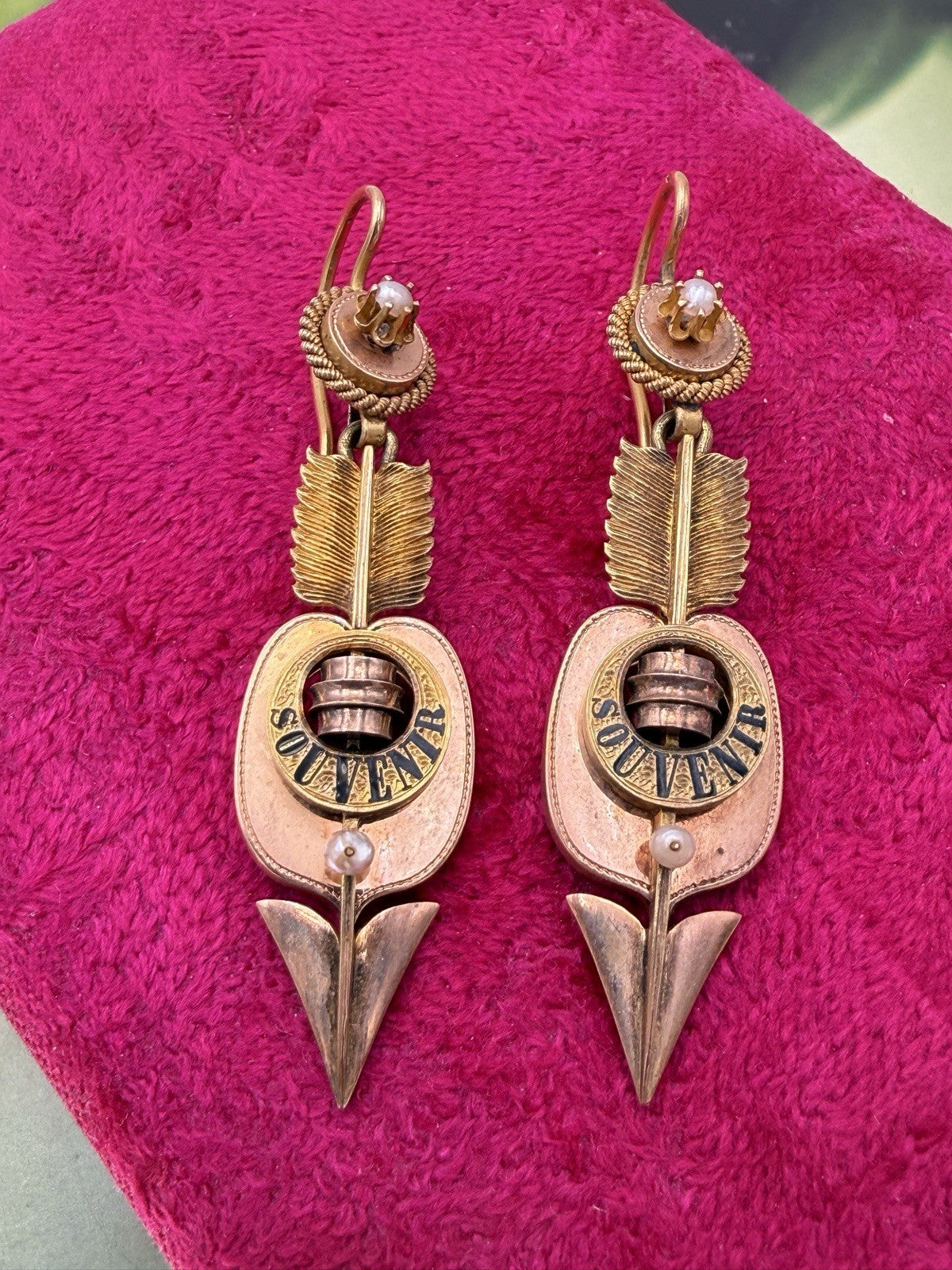 Orecchini borbonici in oro 6/7 kt con scritta smaltata e microperle – foto 15