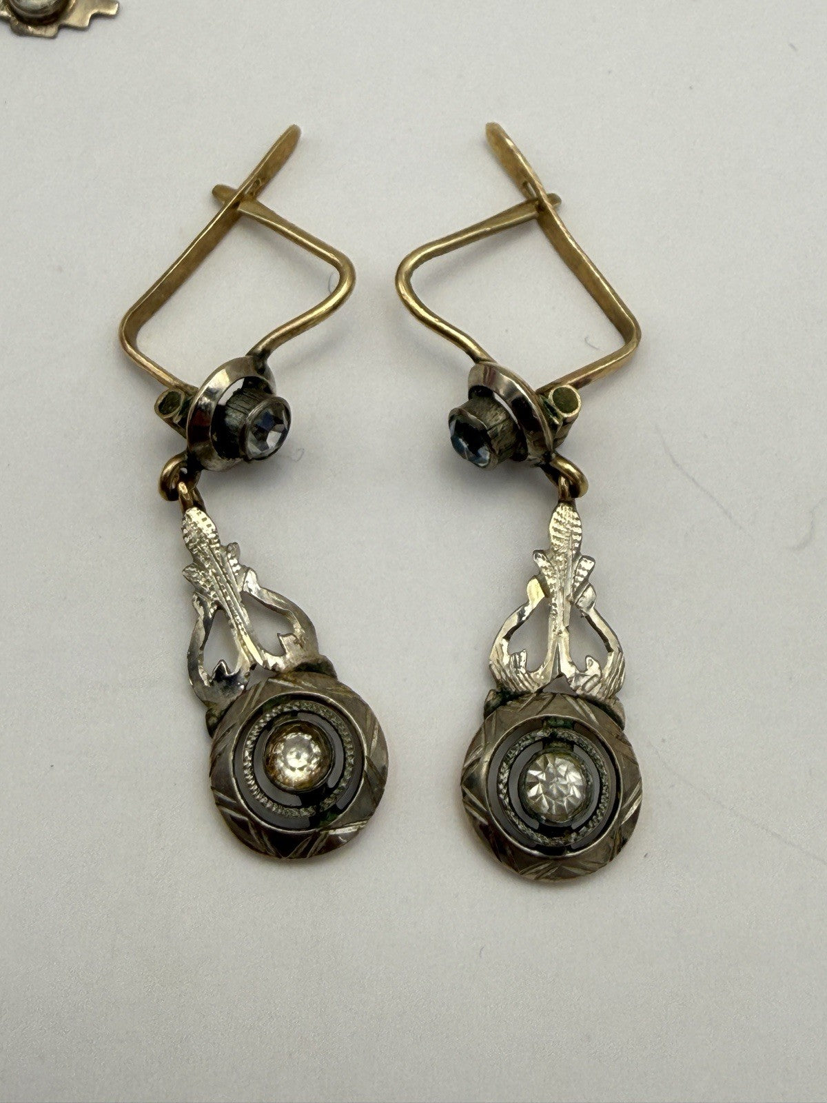 Parure antica collanina e orecchini in oro bicolore 8 kt, anni '20–'30 – foto 2