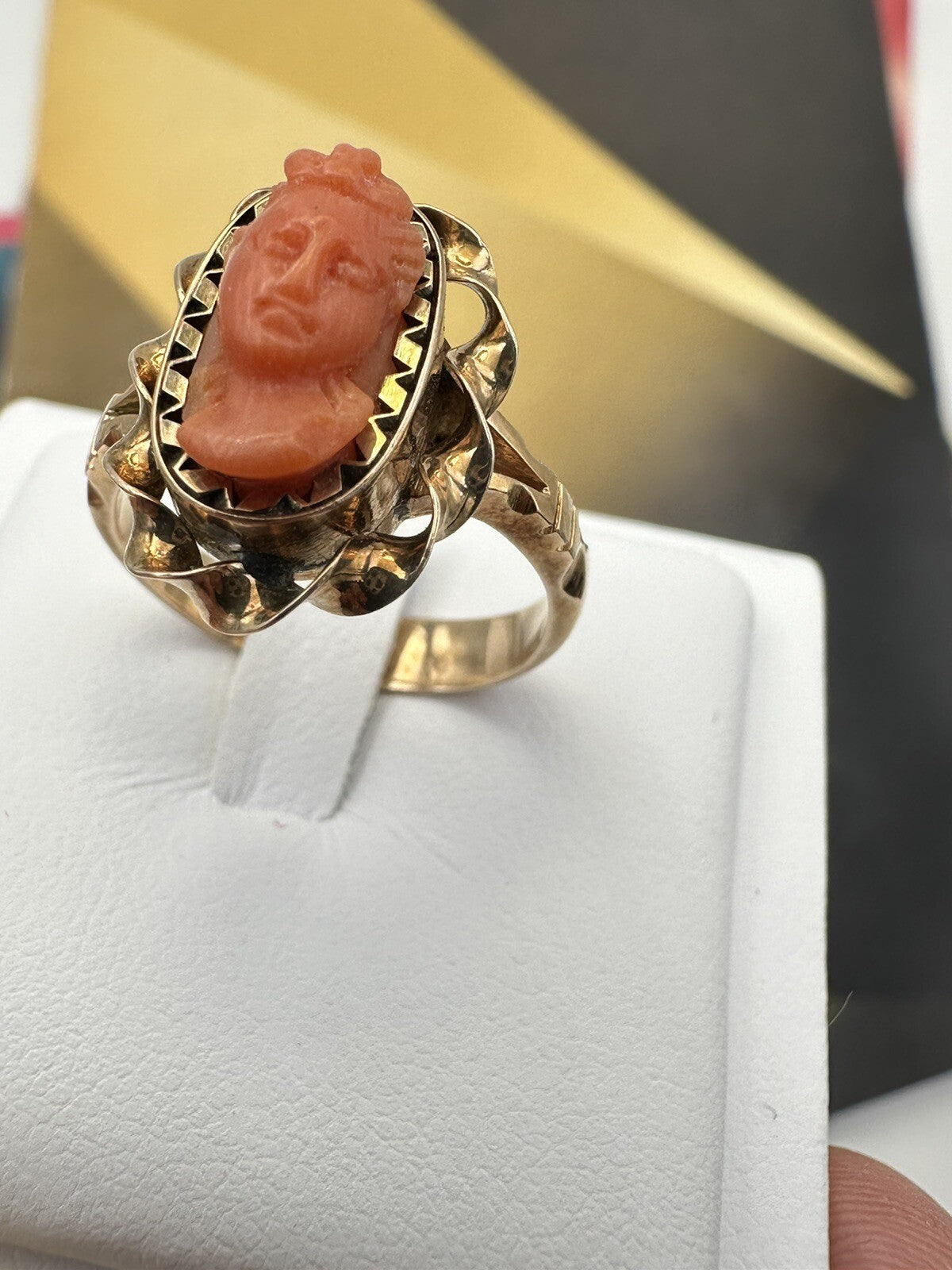 Anello borbonico in oro 6/7 kt con cammeo di corallo su onice, fine '800 – foto 3