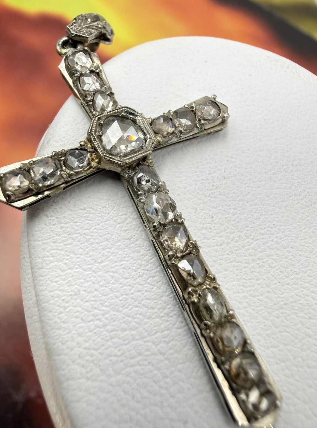 Croce antica in oro bianco 12 kt con 18 diamanti taglio rosa, inizi '900 – foto 2