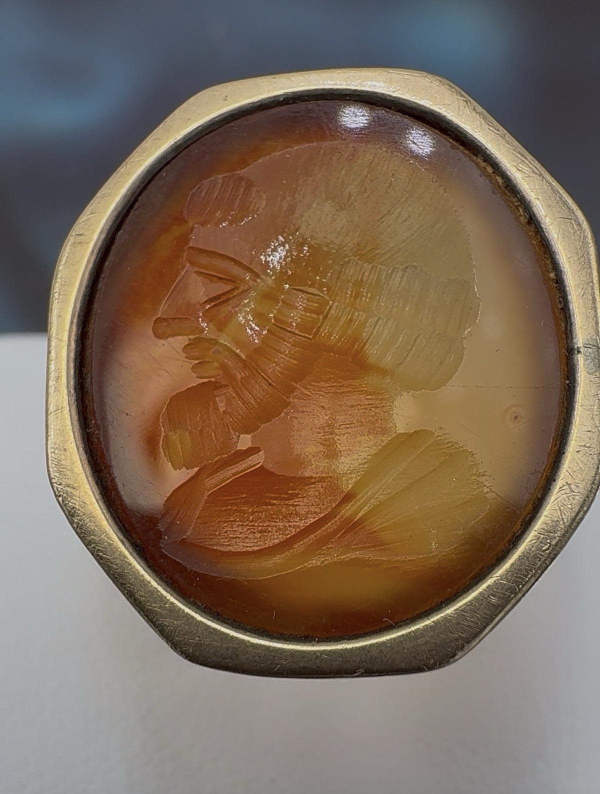 Anello borbonico in oro 6/7 kt con corniola incisa a volto di filosofo – foto 22