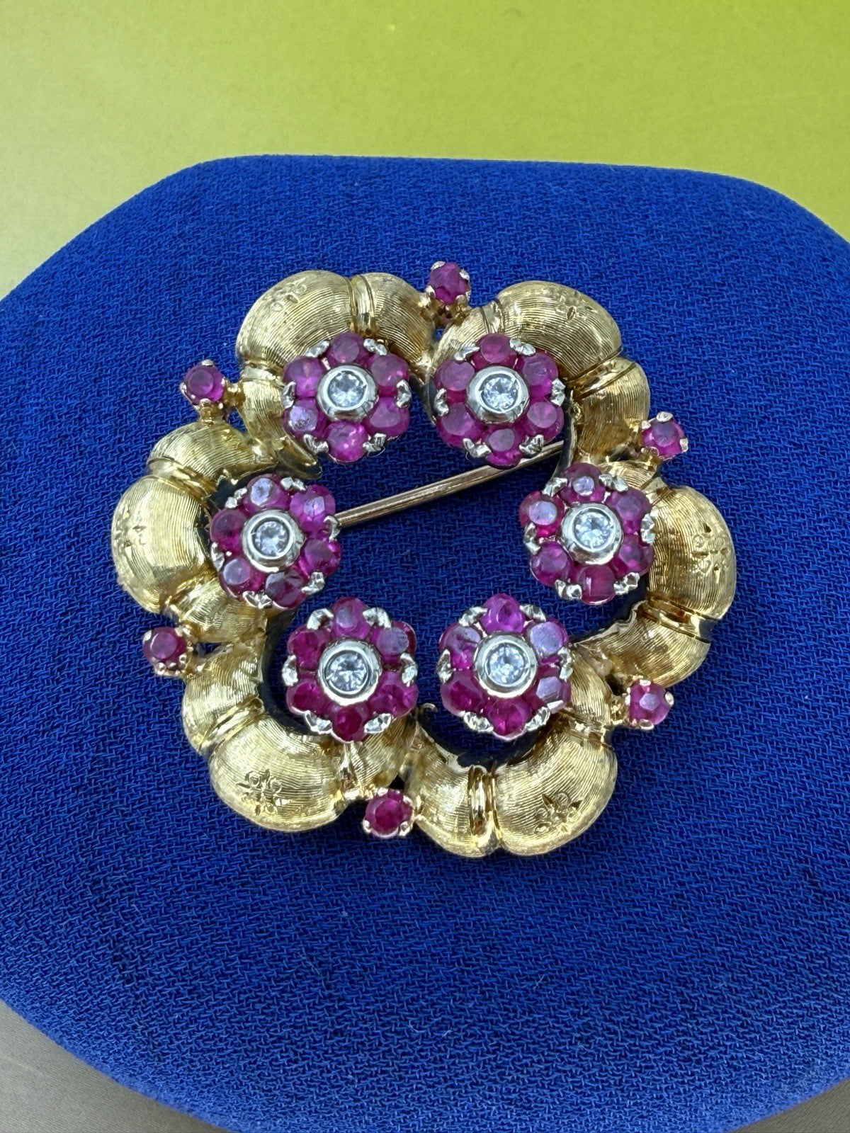 Spilla vintage in oro 18 kt con rubini e brillanti, anni '70 – foto 12