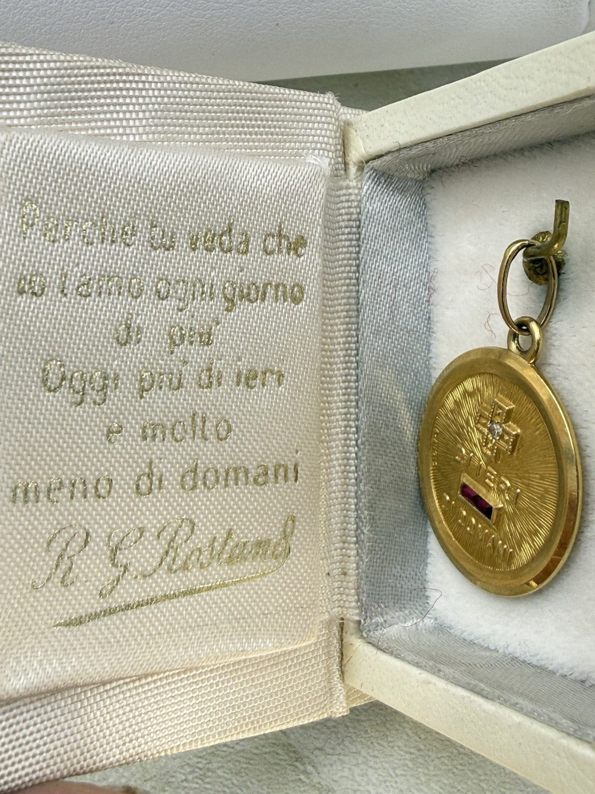 Ciondolo Unoaerre "+ di ieri – di domani" in oro 18 kt con rubini e brillante – foto 12