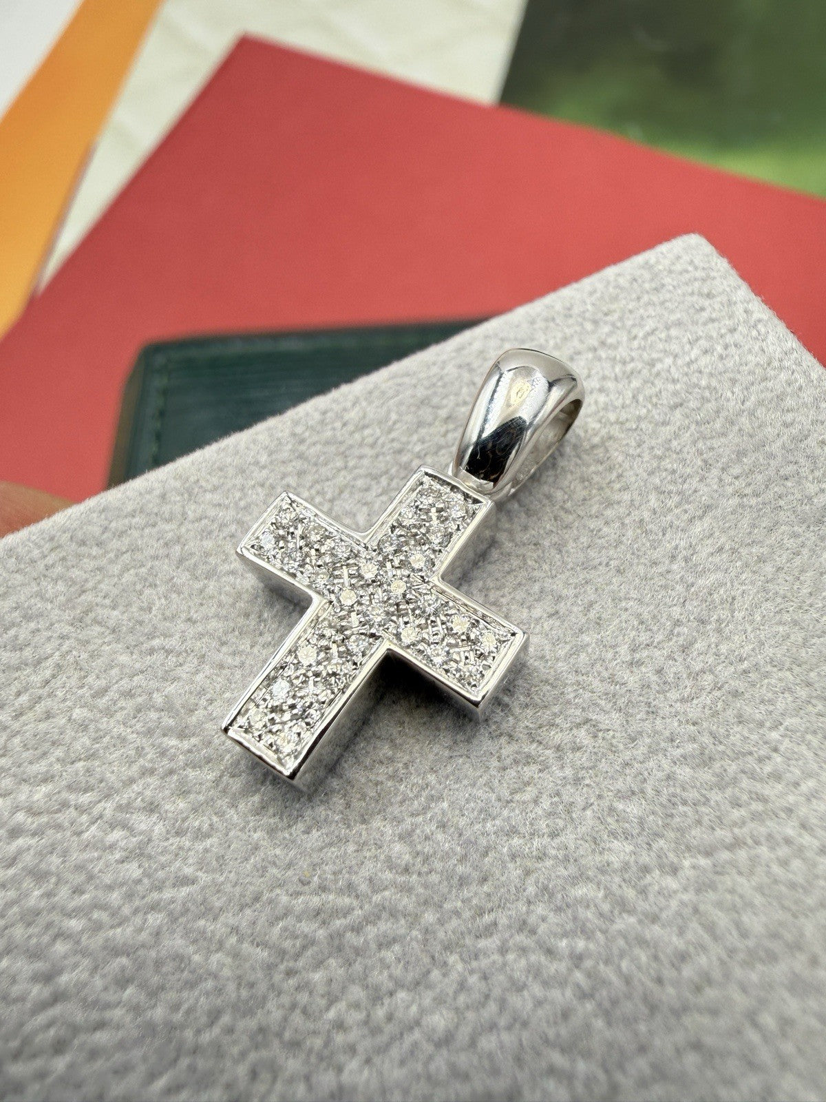 Croce Salvini in oro bianco 18 kt con diamanti da 0,30 ct – foto 13