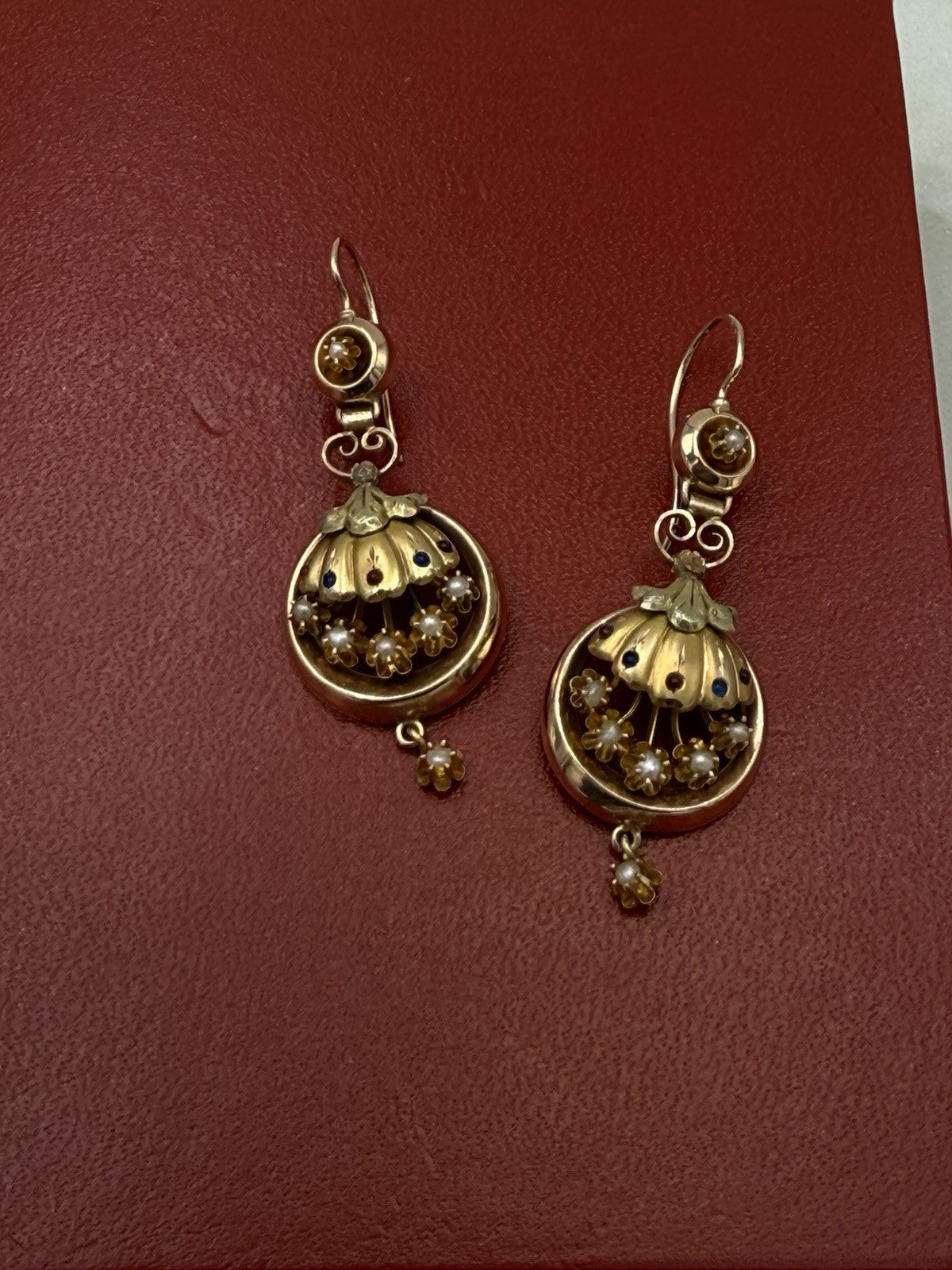 Orecchini borbonici in oro 6/7 kt con paste vitree rosse e blu e microperle – foto 8