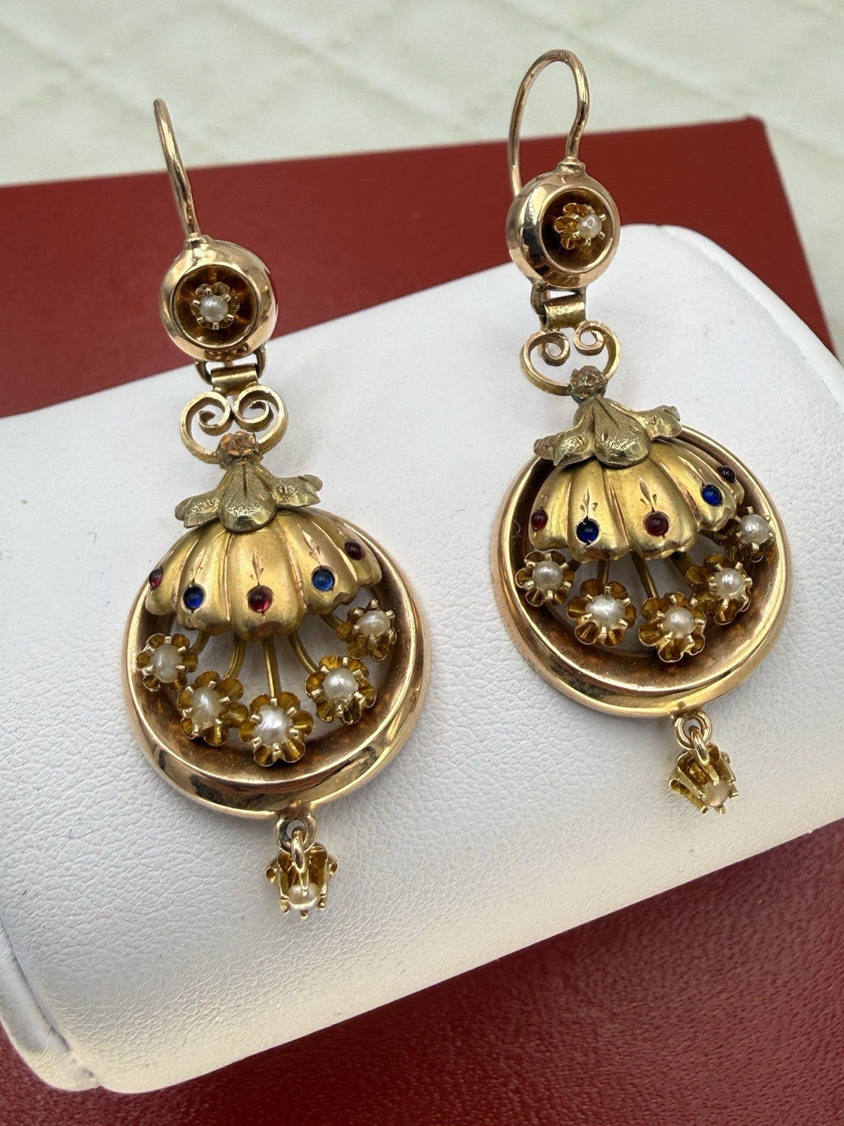 Orecchini borbonici in oro 6/7 kt con paste vitree rosse e blu e microperle – foto 12