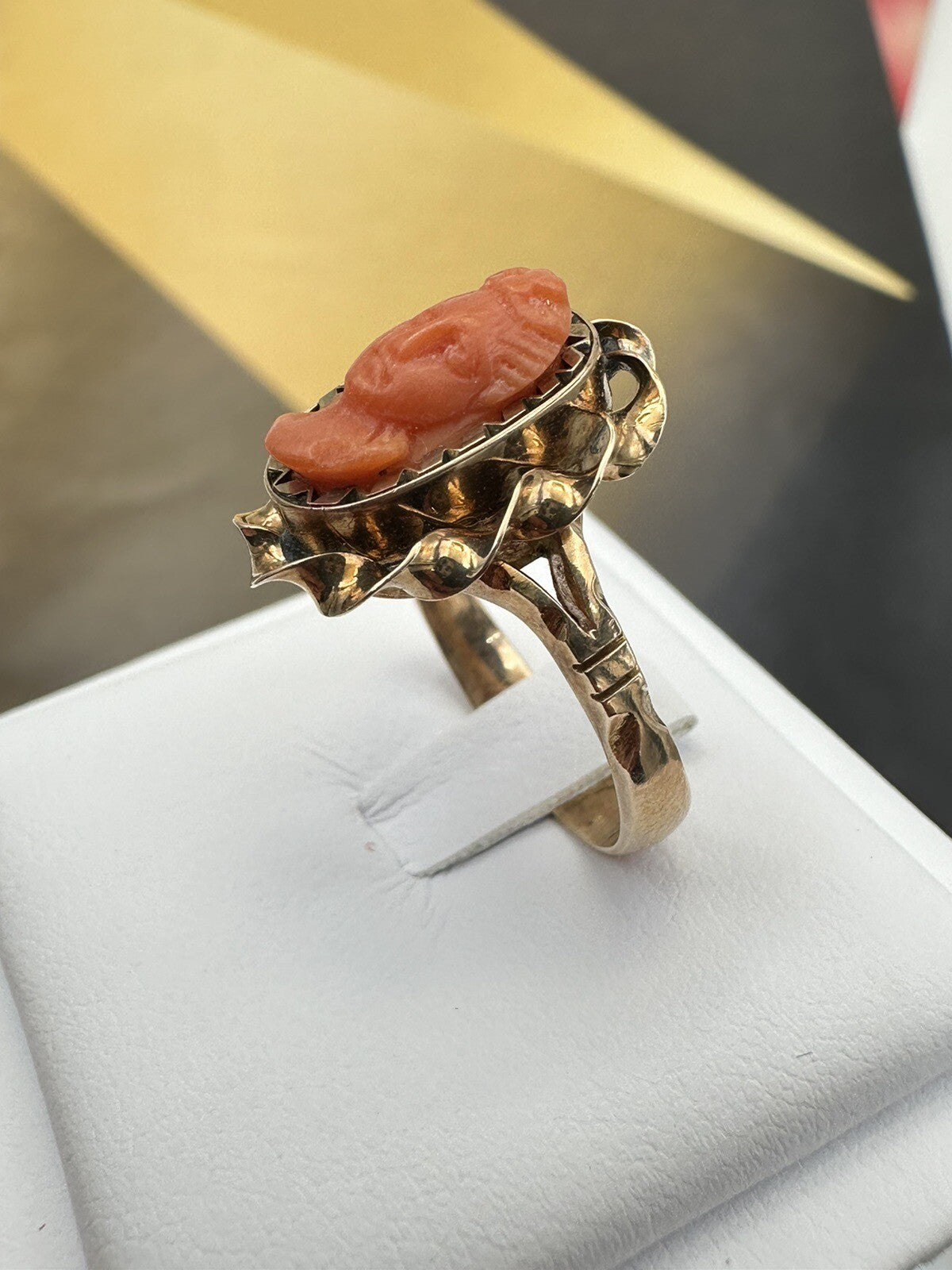 Anello borbonico in oro 6/7 kt con cammeo di corallo su onice, fine '800 – foto 11
