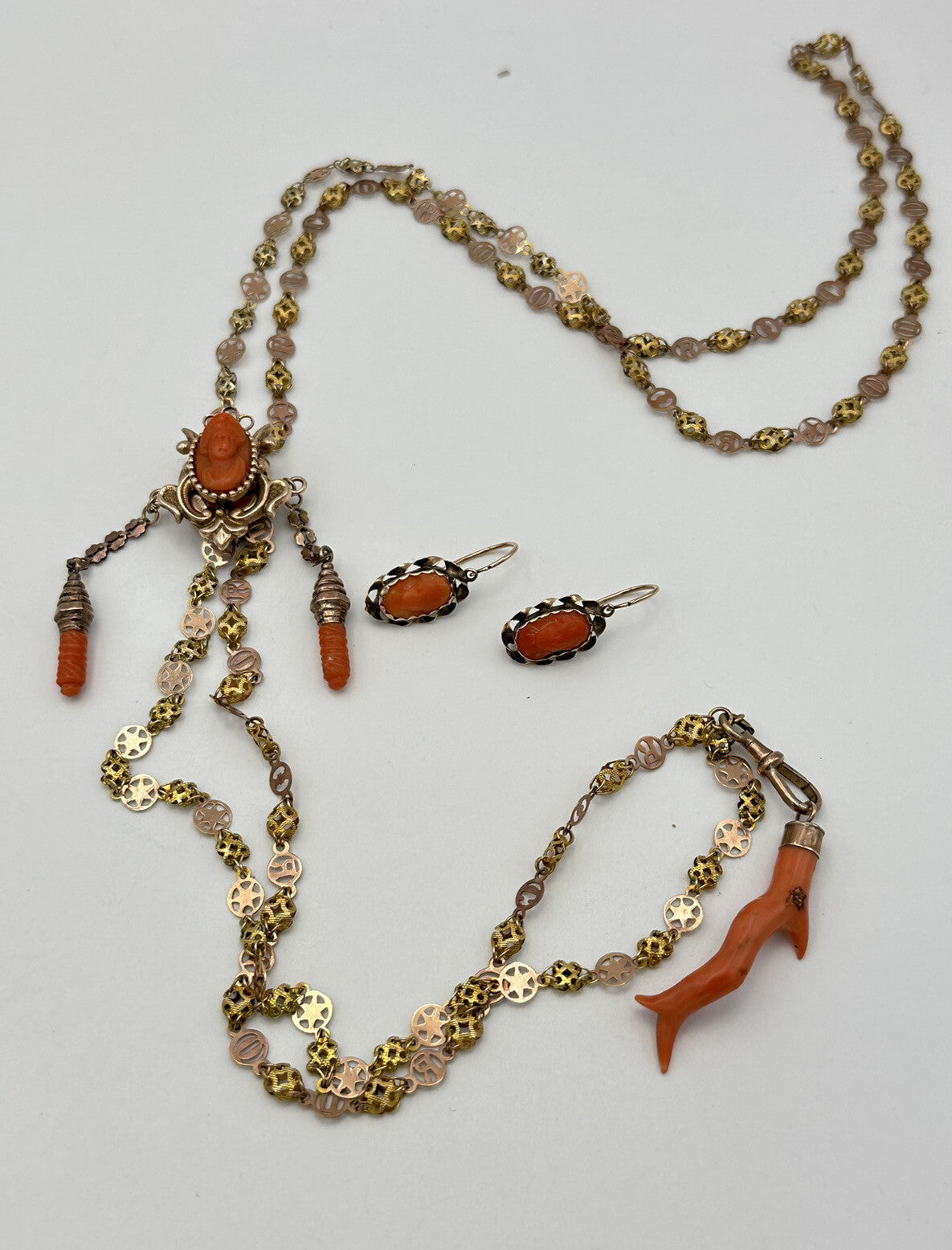 Parure saliscendi e orecchini antichi in oro 6/7 kt con cammei di corallo – foto 12