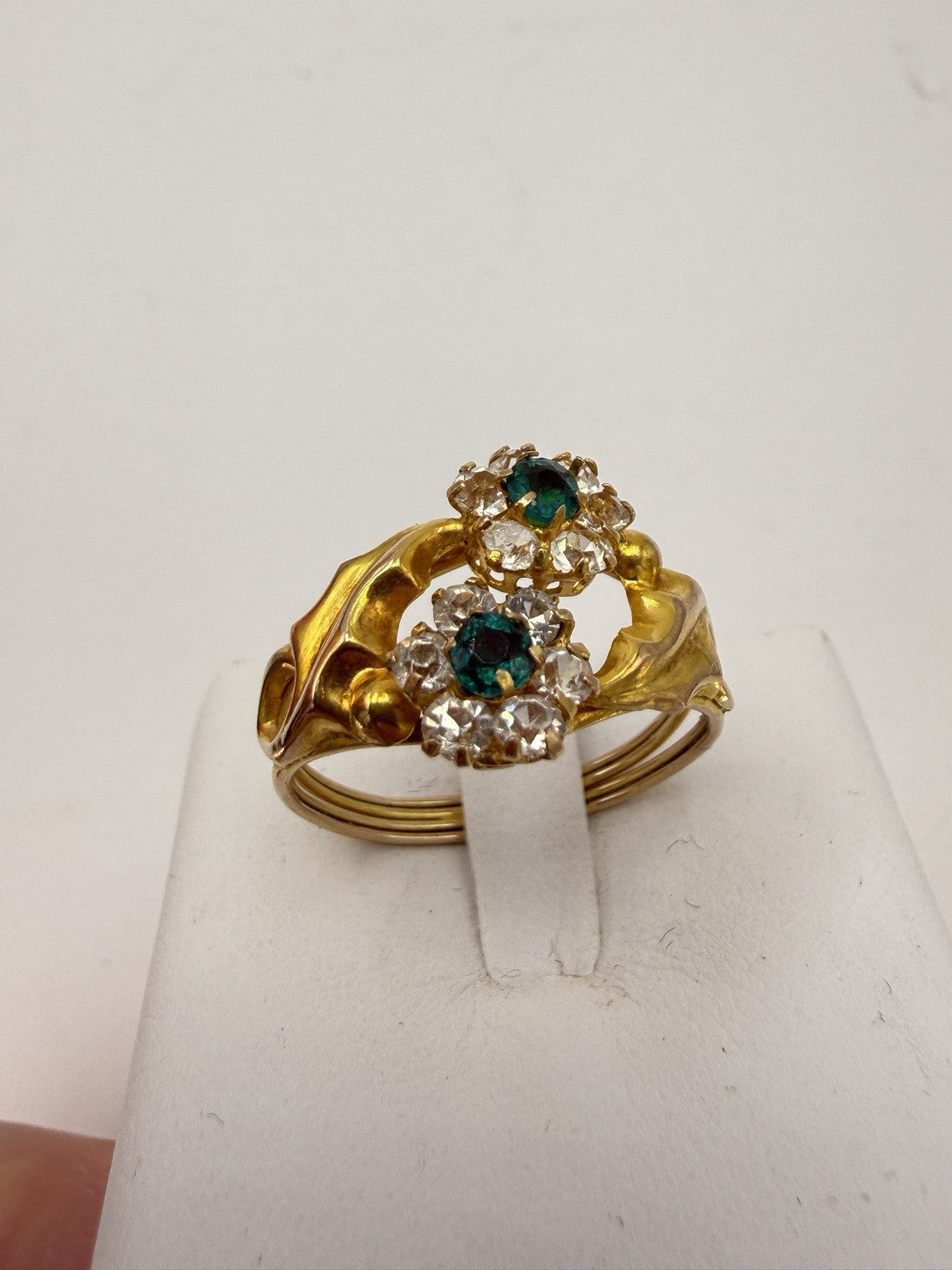 Anello antico in oro 12 kt con paste vitree verdi e bianche, inizi '900 – foto 7