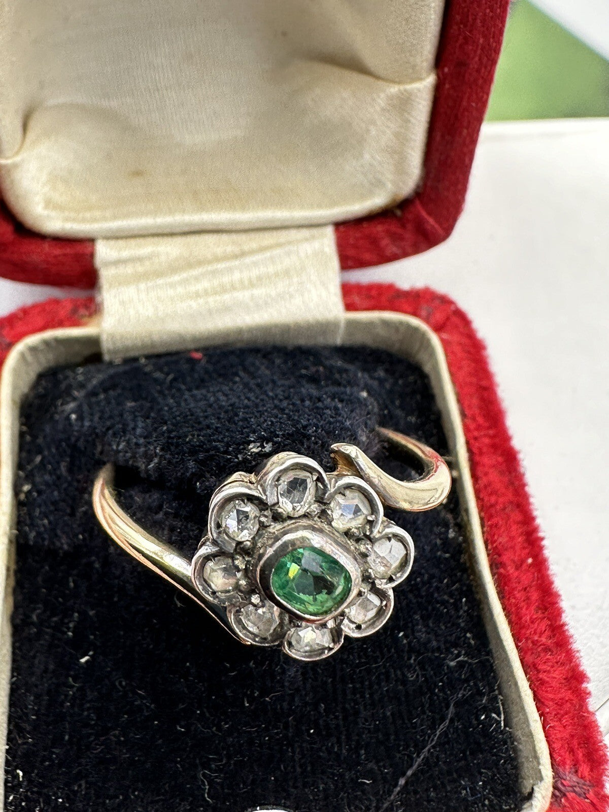 Anello a contorno in oro 18 kt e argento con diamanti taglio rosa, anni '50 – foto 15