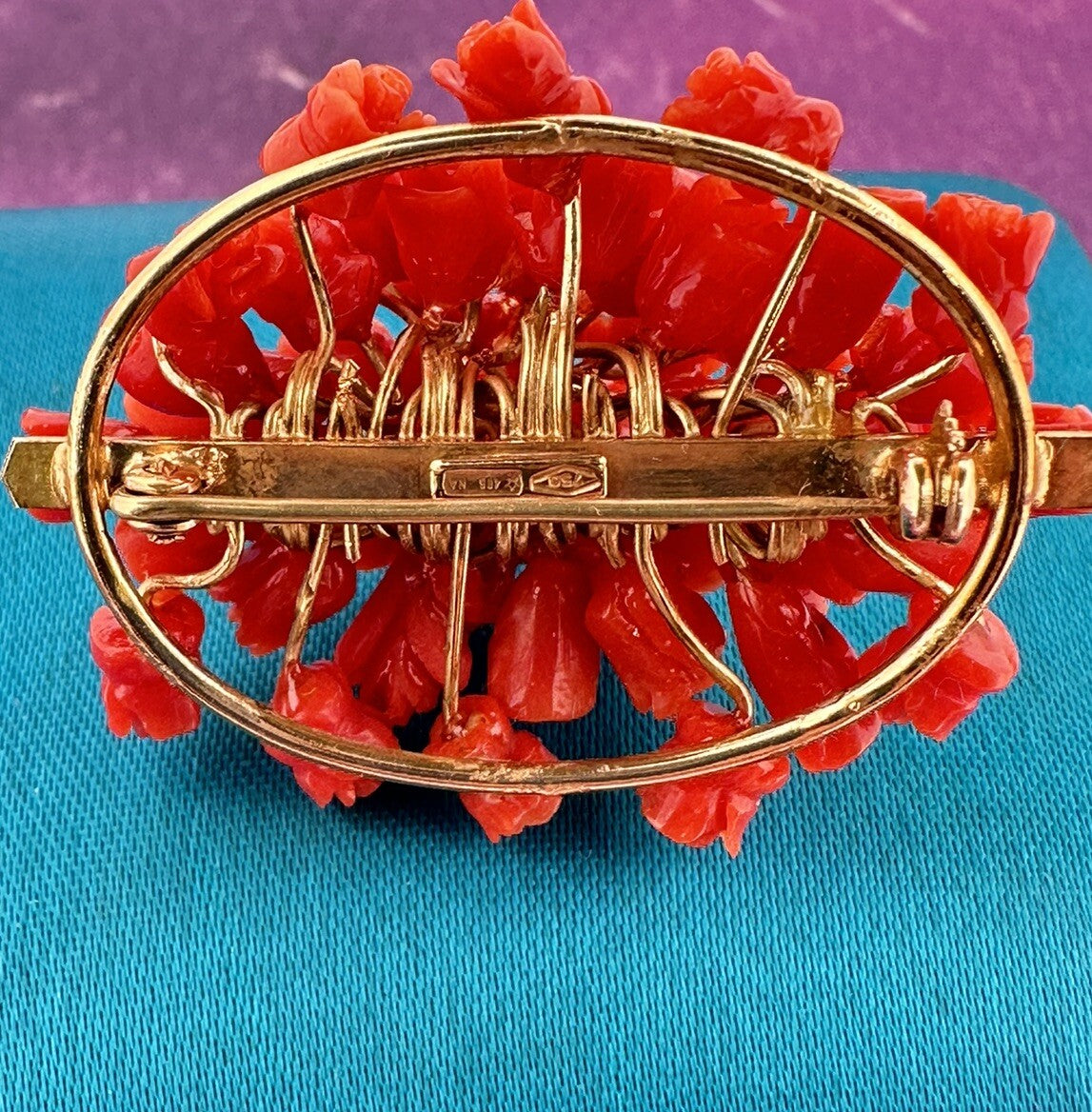 Spilla pendente in oro 18 kt con roselline di corallo, anni '70 – foto 9