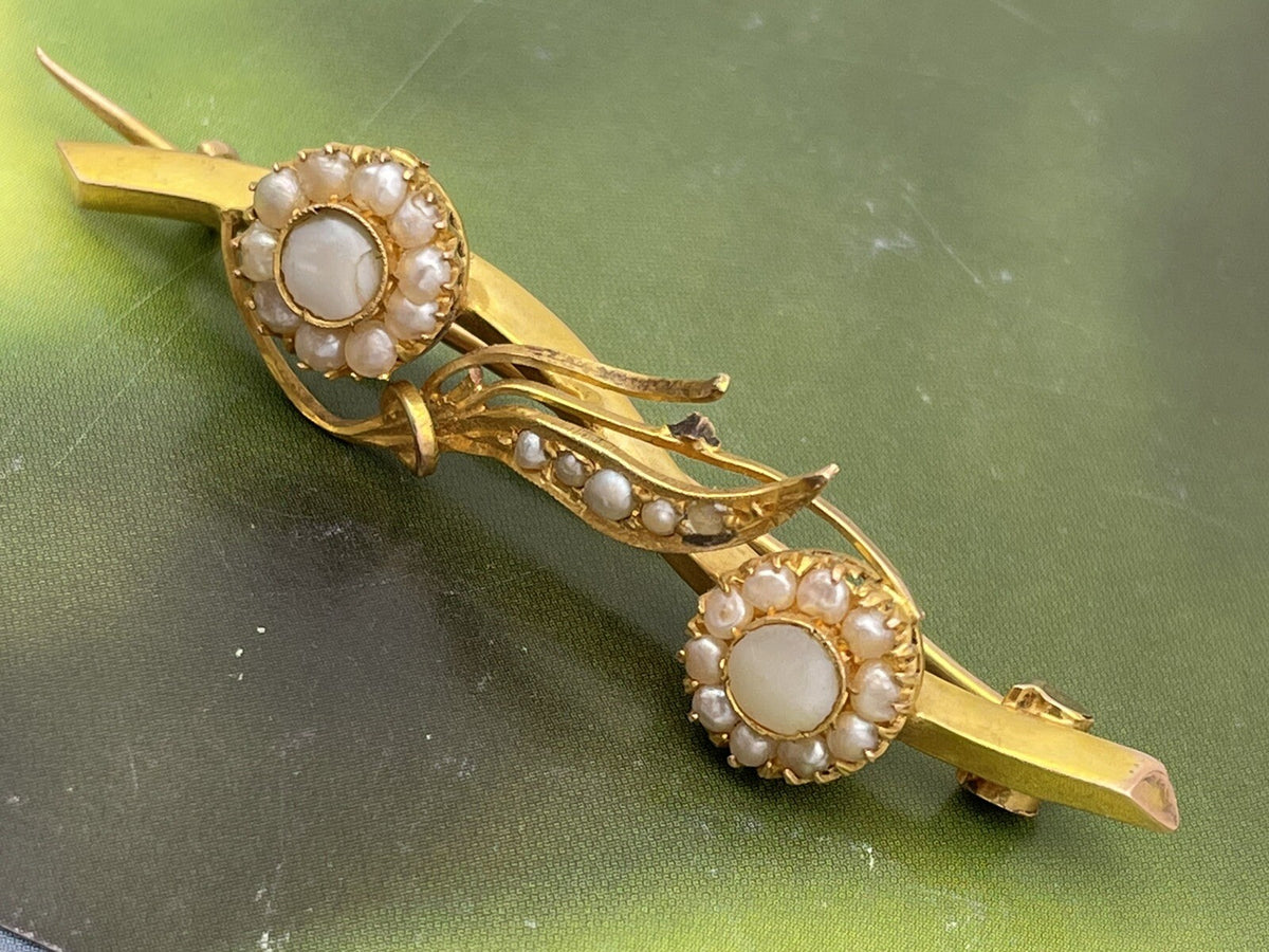 Spilla antica in oro rosso 6/7 kt con piccole perle, fine '800