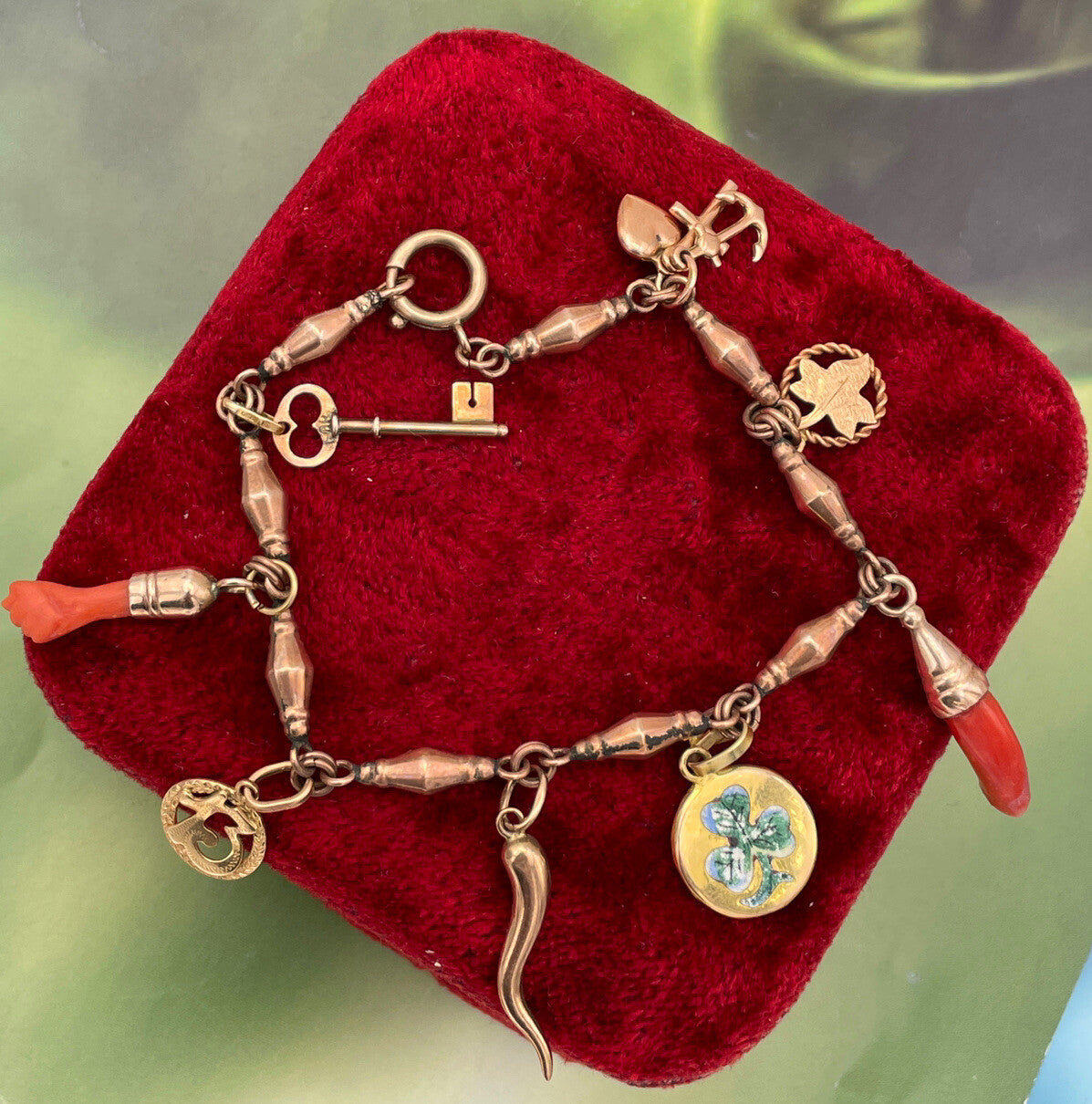 Bracciale portafortuna antico in oro rosa 6/7 kt con 8 charms – foto 2