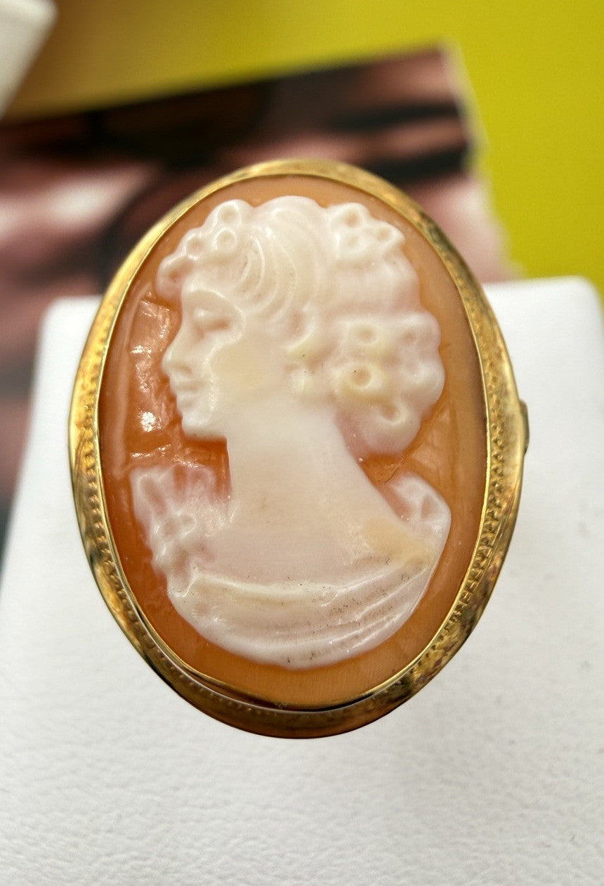 Anello con cammeo in conchiglia volto di donna, oro 18 kt – foto 4