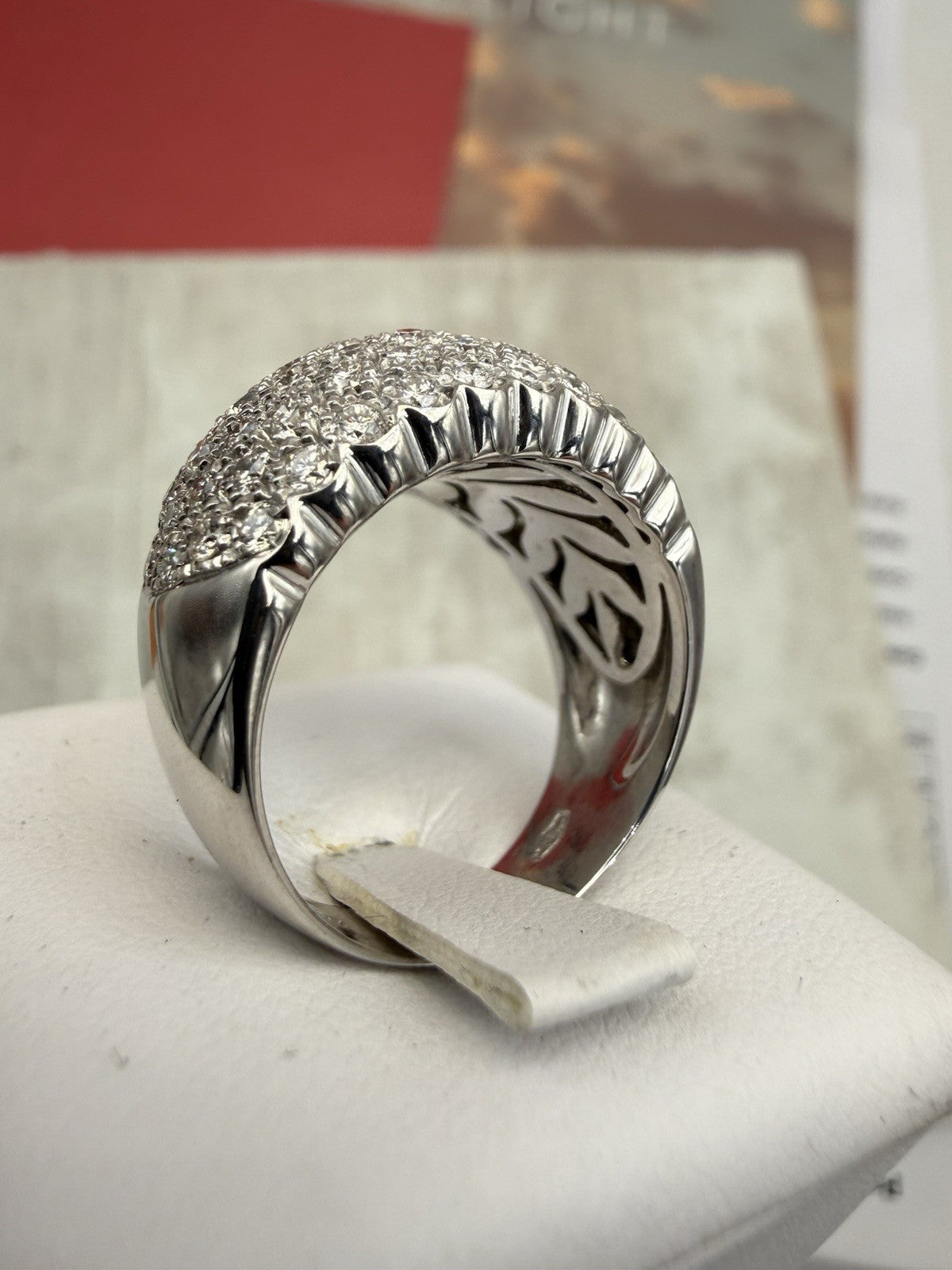 Anello a fascia in oro bianco 18 kt con 2 ct di brillanti – foto 5