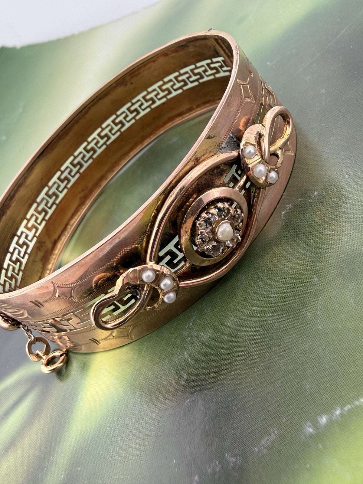 Bracciale a fascia antico in oro 6/7 kt con paste vitree e microperle – foto 19