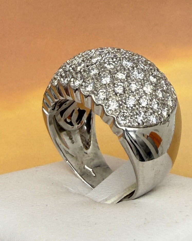 Anello a fascia in oro bianco 18 kt con 2 ct di brillanti – foto 2