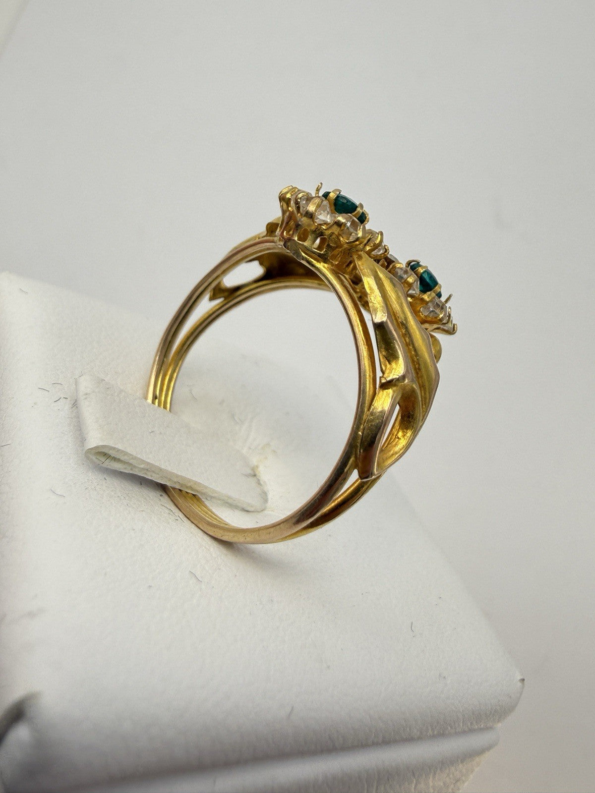 Anello antico in oro 12 kt con paste vitree verdi e bianche, inizi '900 – foto 11