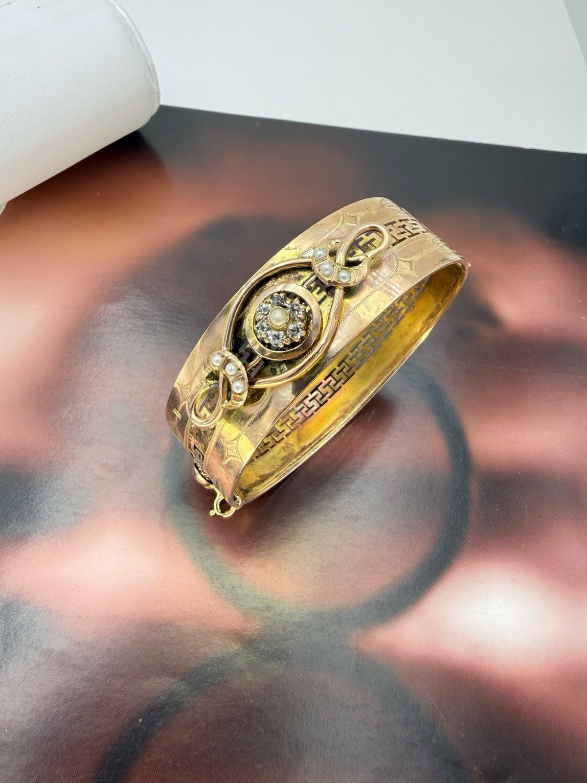 Bracciale a fascia antico in oro 6/7 kt con paste vitree e microperle – foto 15