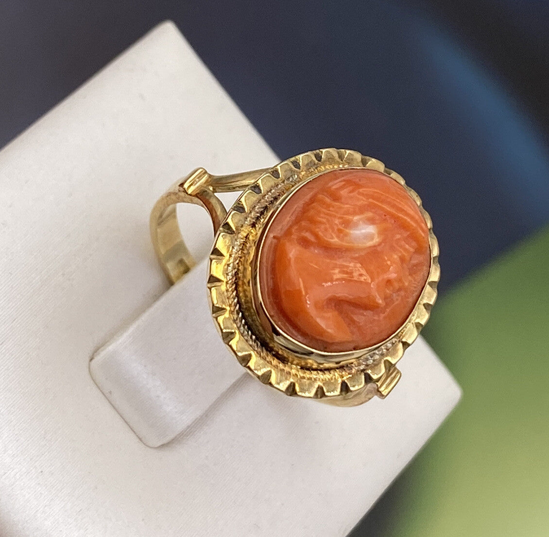 Anello in oro 18 kt con cammeo in corallo cerasuolo – foto 8