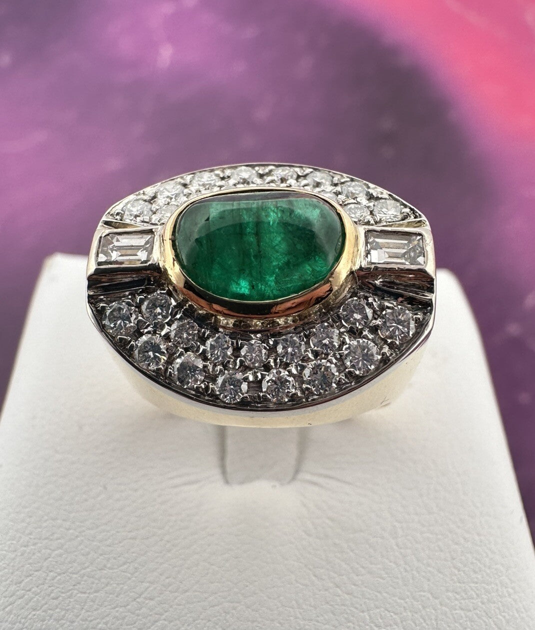 Anello a fascia in oro 18 kt con smeraldo cabochon e diamanti, anni '90 – foto 12