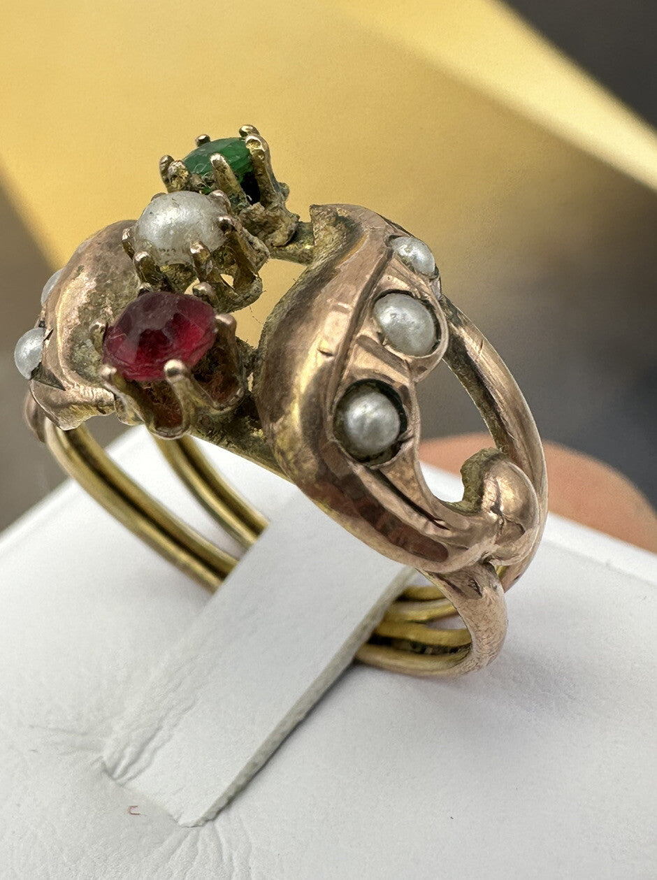 Anello borbonico in oro 6/7 kt con paste vitree e mezza perla, fine '800