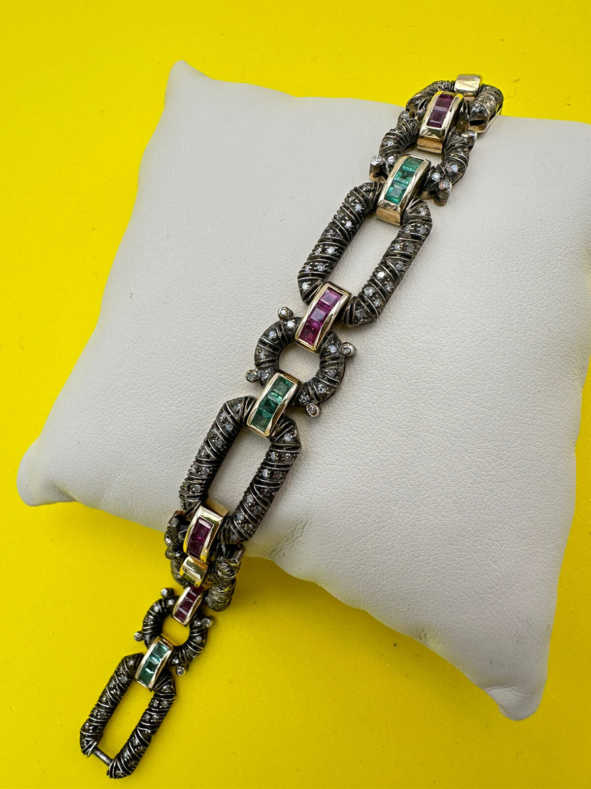 Bracciale vintage in oro 12 kt e argento con diamanti, rubini e smeraldi – foto 17