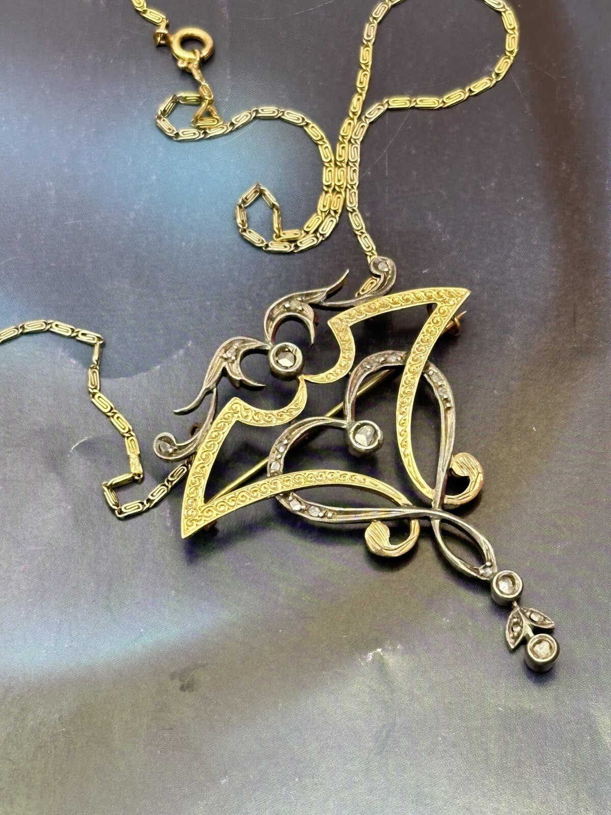 Collana con pendente-spilla antico in oro 12 kt, argento e diamanti, primi '900 – foto 18