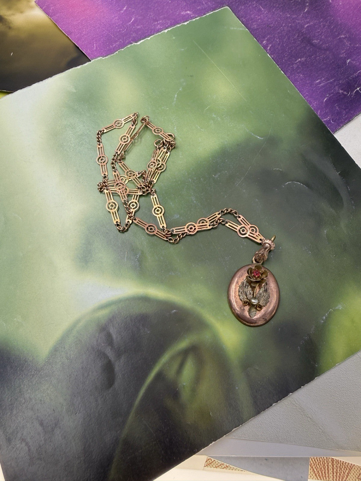 Collana antica in oro 6/7 kt con ciondolo floreale e pietra rossa, fine '800 – foto 3