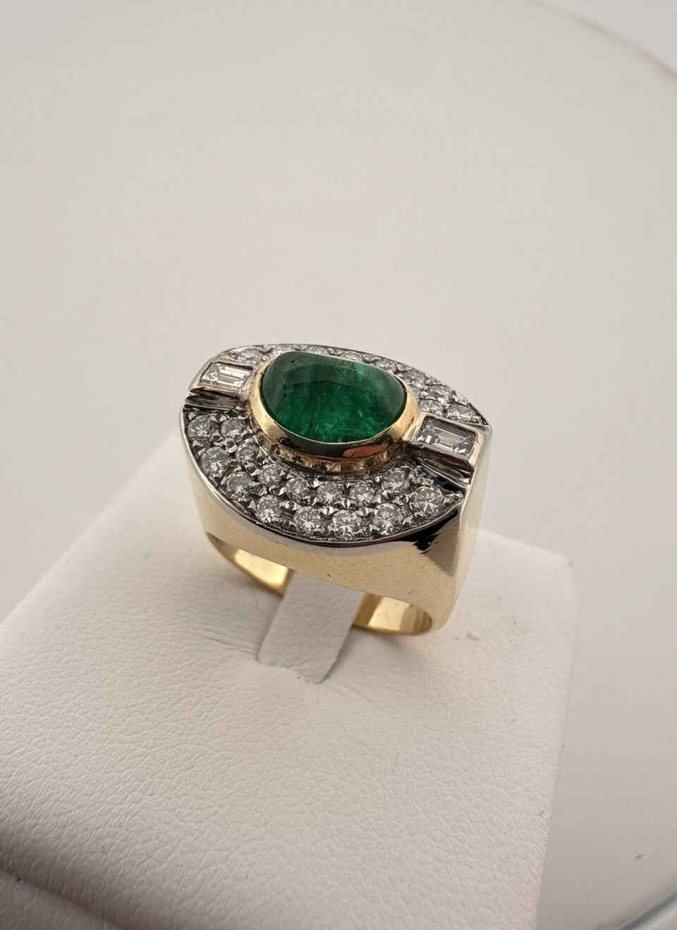Anello a fascia in oro 18 kt con smeraldo cabochon e diamanti, anni '90 – foto 8