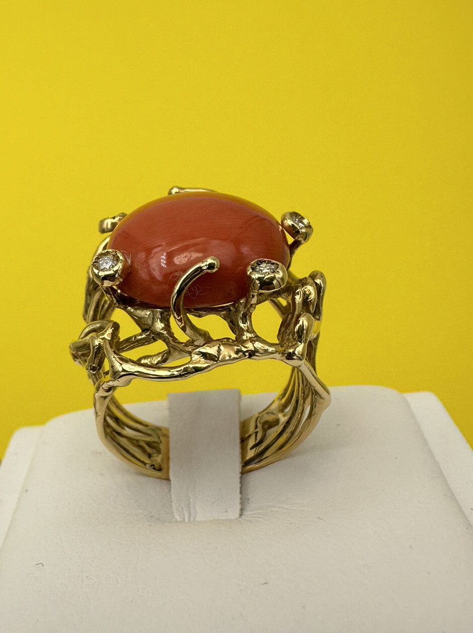Anello artigianale in oro 18 kt con corallo cerasuolo e brillanti – foto 7