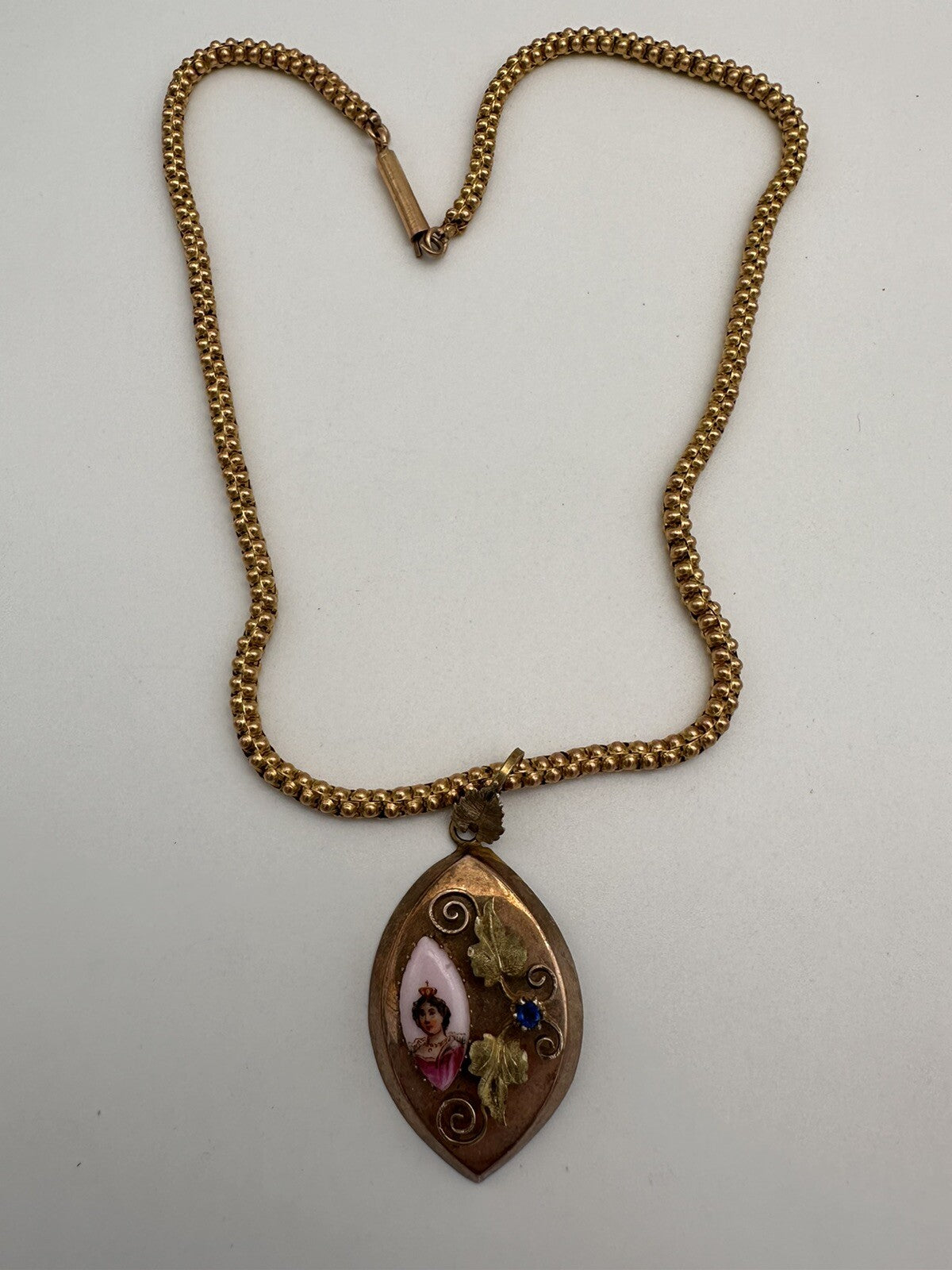 Collana antica in oro 6/7 kt con ciondolo floreale e miniatura su ceramica – foto 10