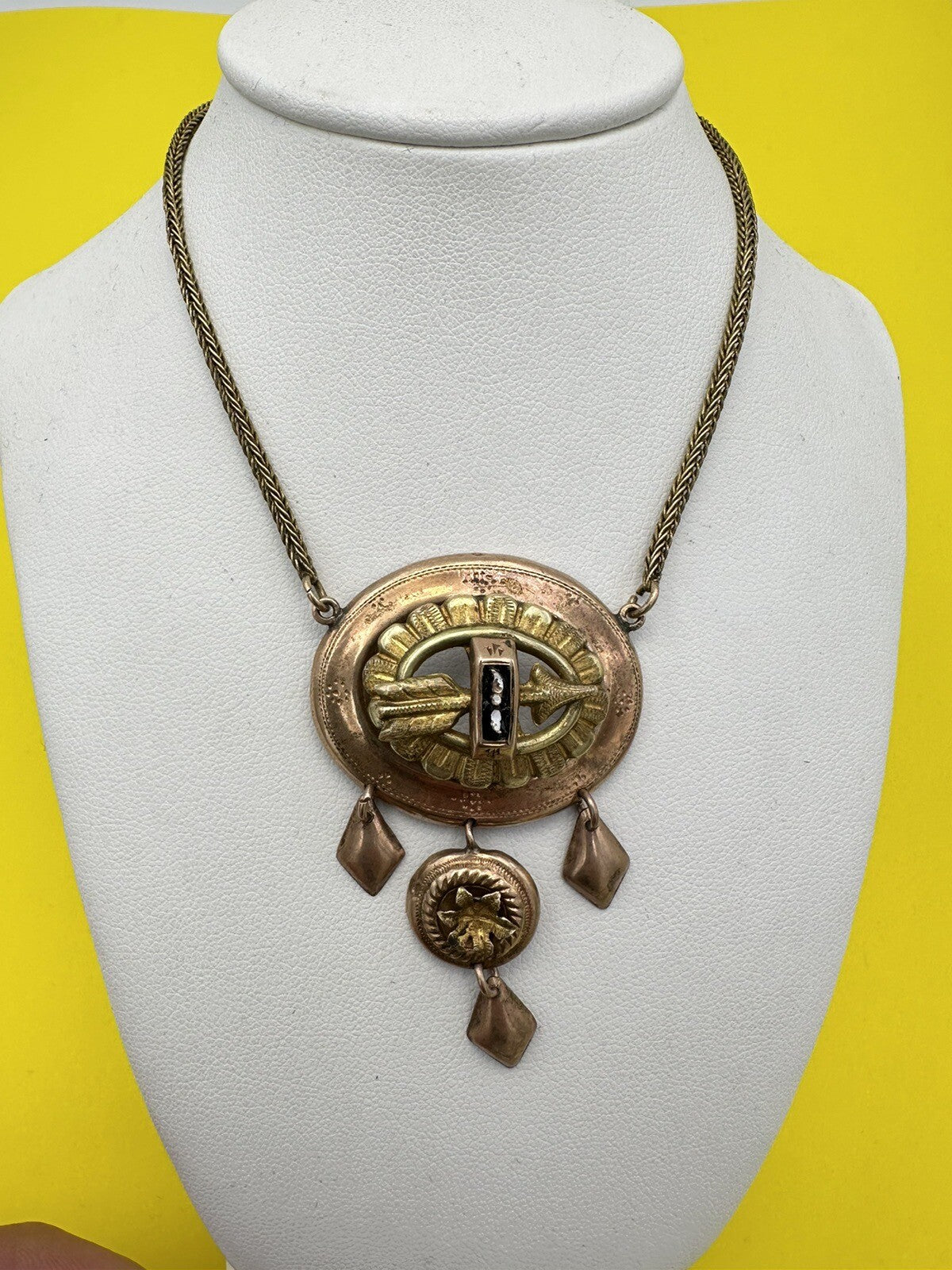 Collana antica in oro 6/7 kt con smalti neri e pendenti, fine '800