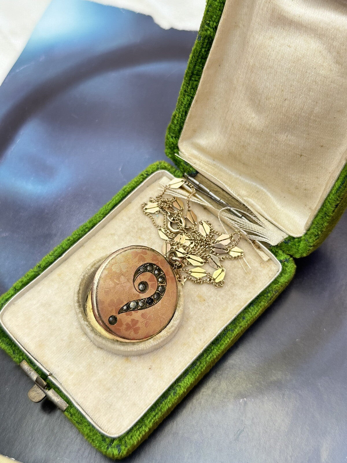 Collana con ciondolo portafoto antico in oro rosso 9 kt, inizi '900 – foto 8