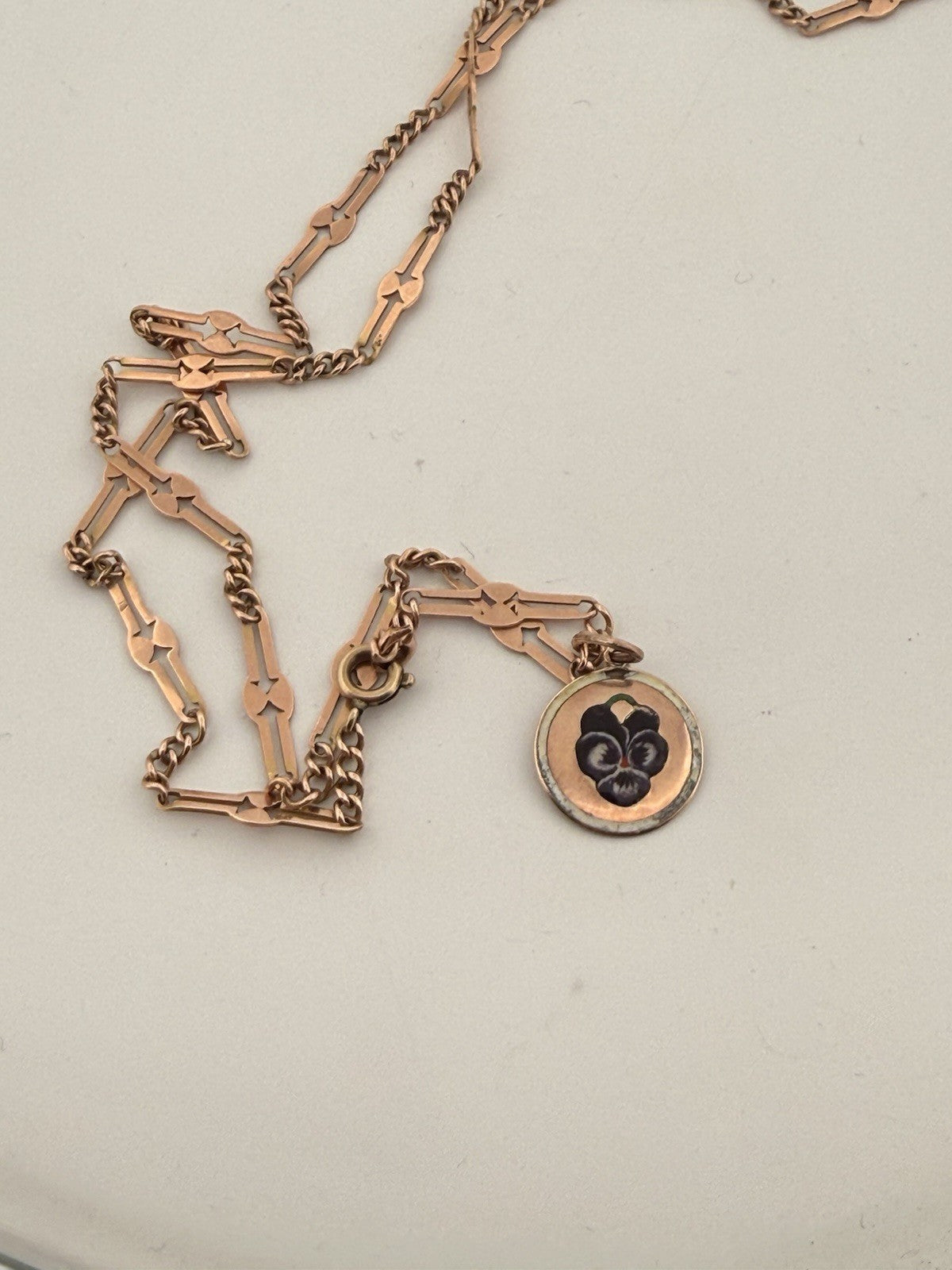 Collana antica in oro 9 kt con ciondolo floreale smaltato viola, inizi '900 – foto 12