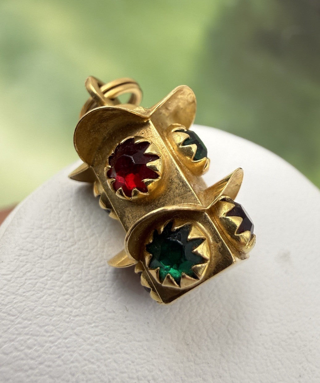 Ciondolo semaforo vintage in oro 18 kt con paste vitree, anni '70 – foto 4