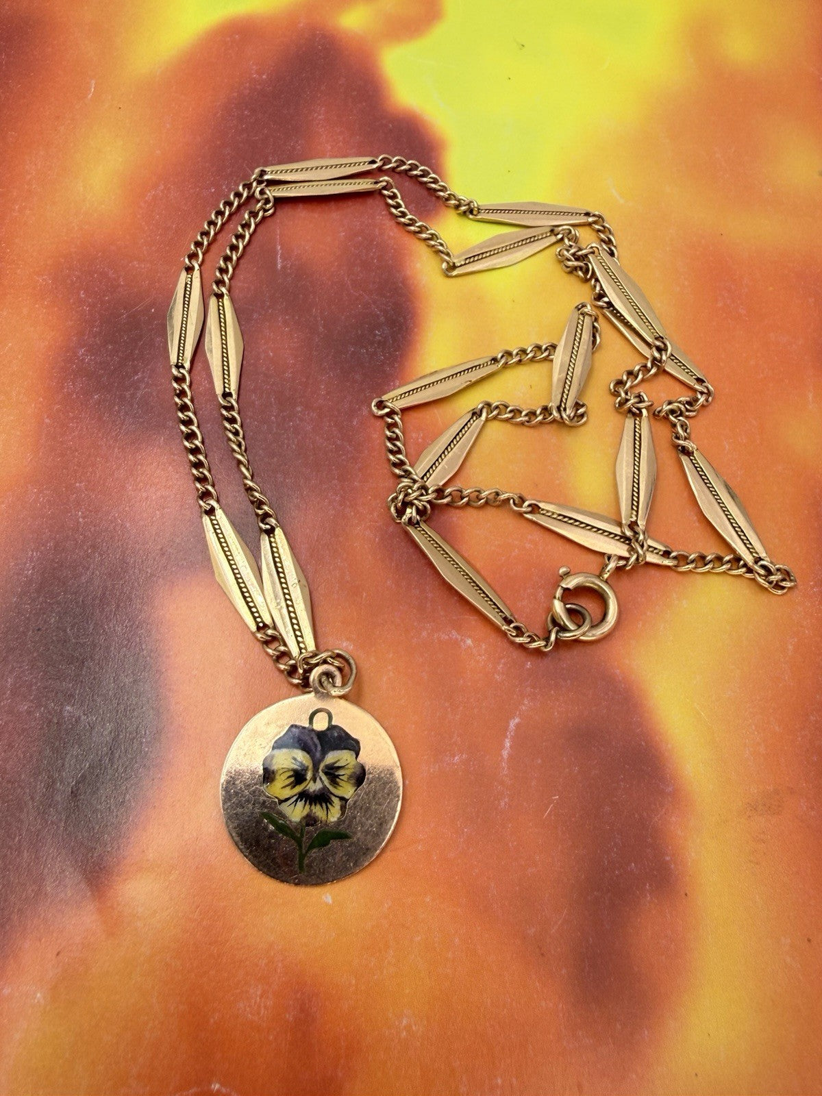 Collana antica in oro 12 kt con ciondolo floreale smaltato viola, inizi '900 – foto 10