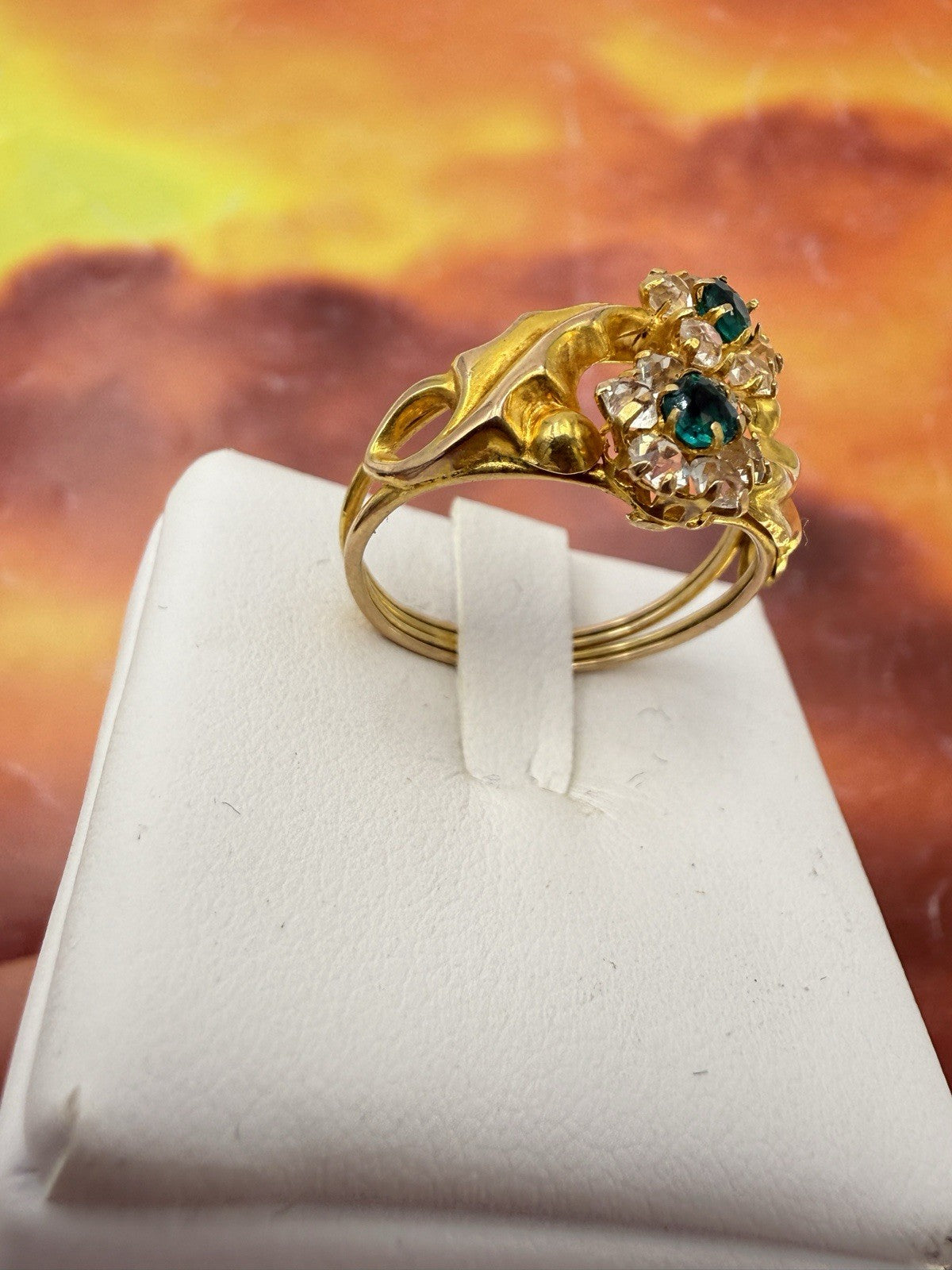 Anello antico in oro 12 kt con paste vitree verdi e bianche, inizi '900 – foto 5