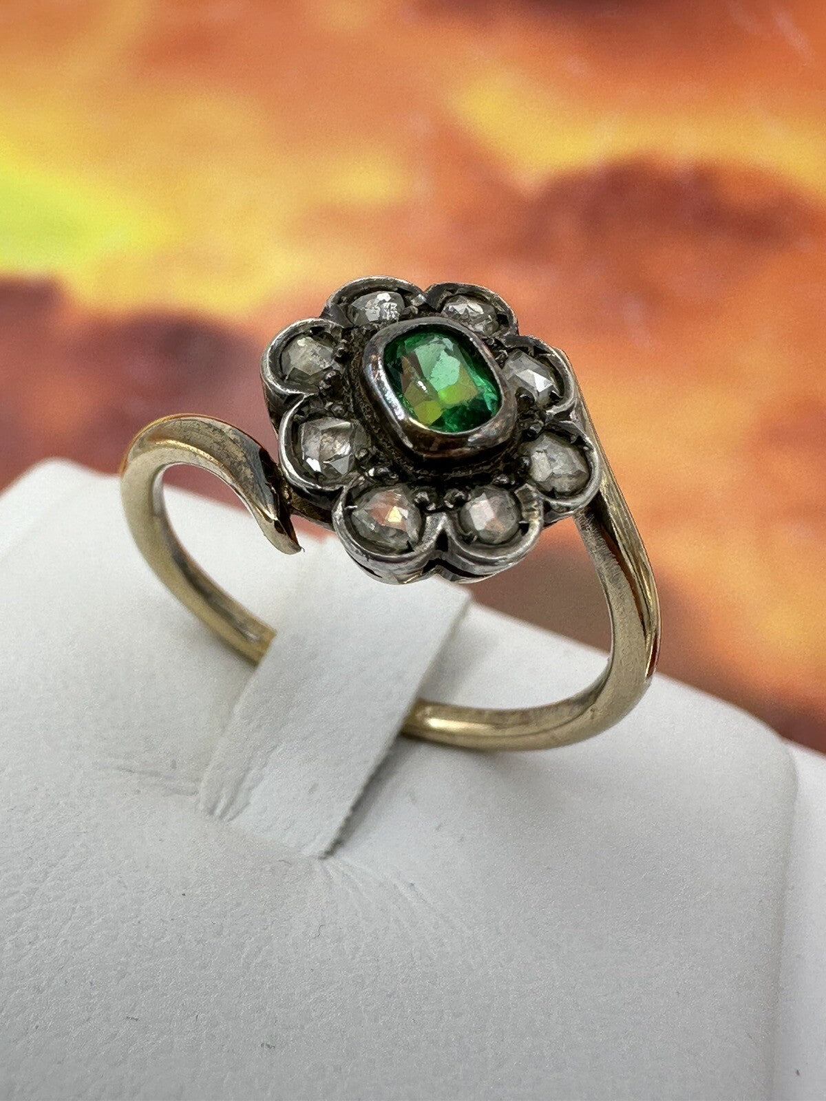 Anello a contorno in oro 18 kt e argento con diamanti taglio rosa, anni '50 – foto 3